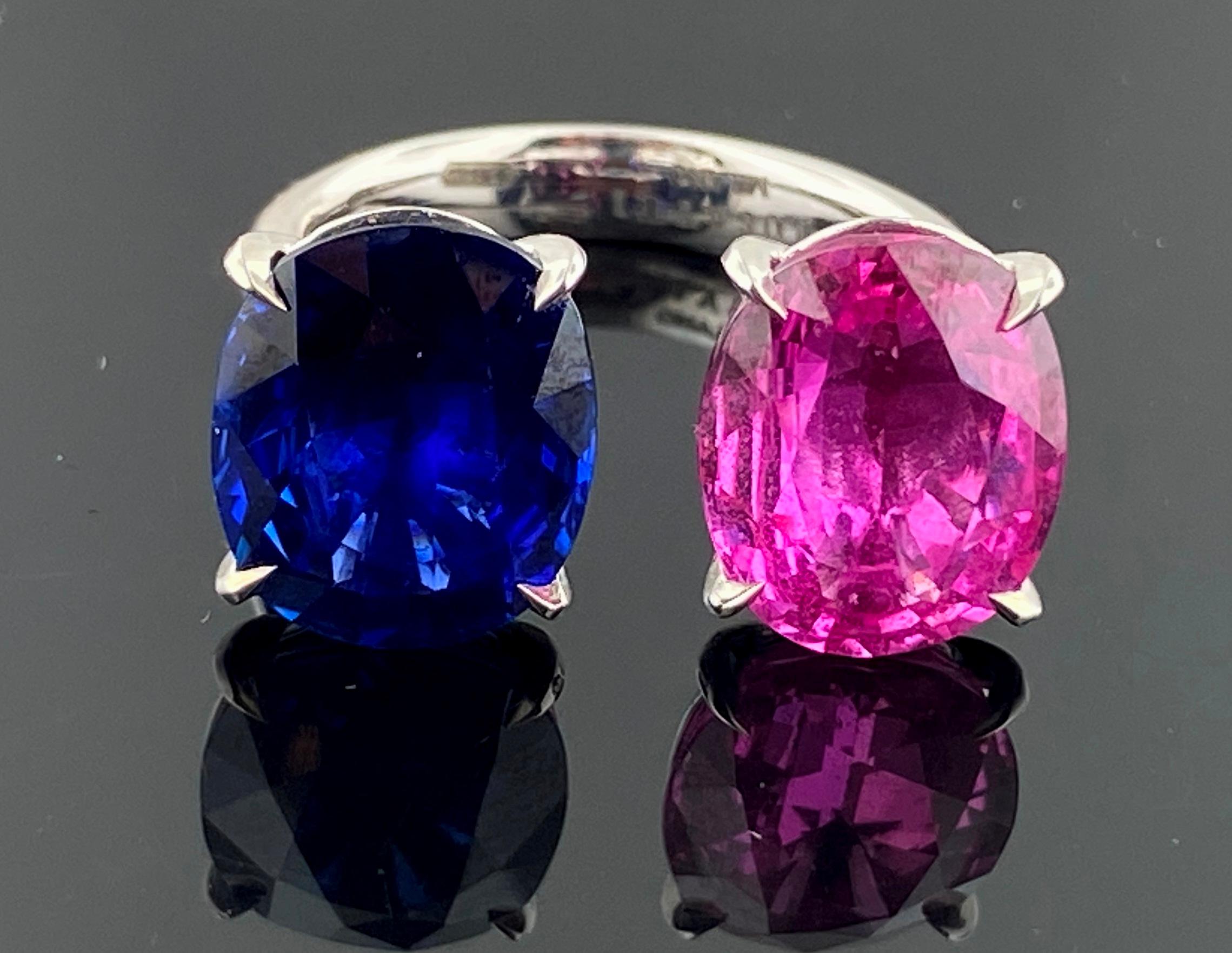 Oval Cut 18 Karat White Gold Blue and Pink Sapphire Ring For Sale