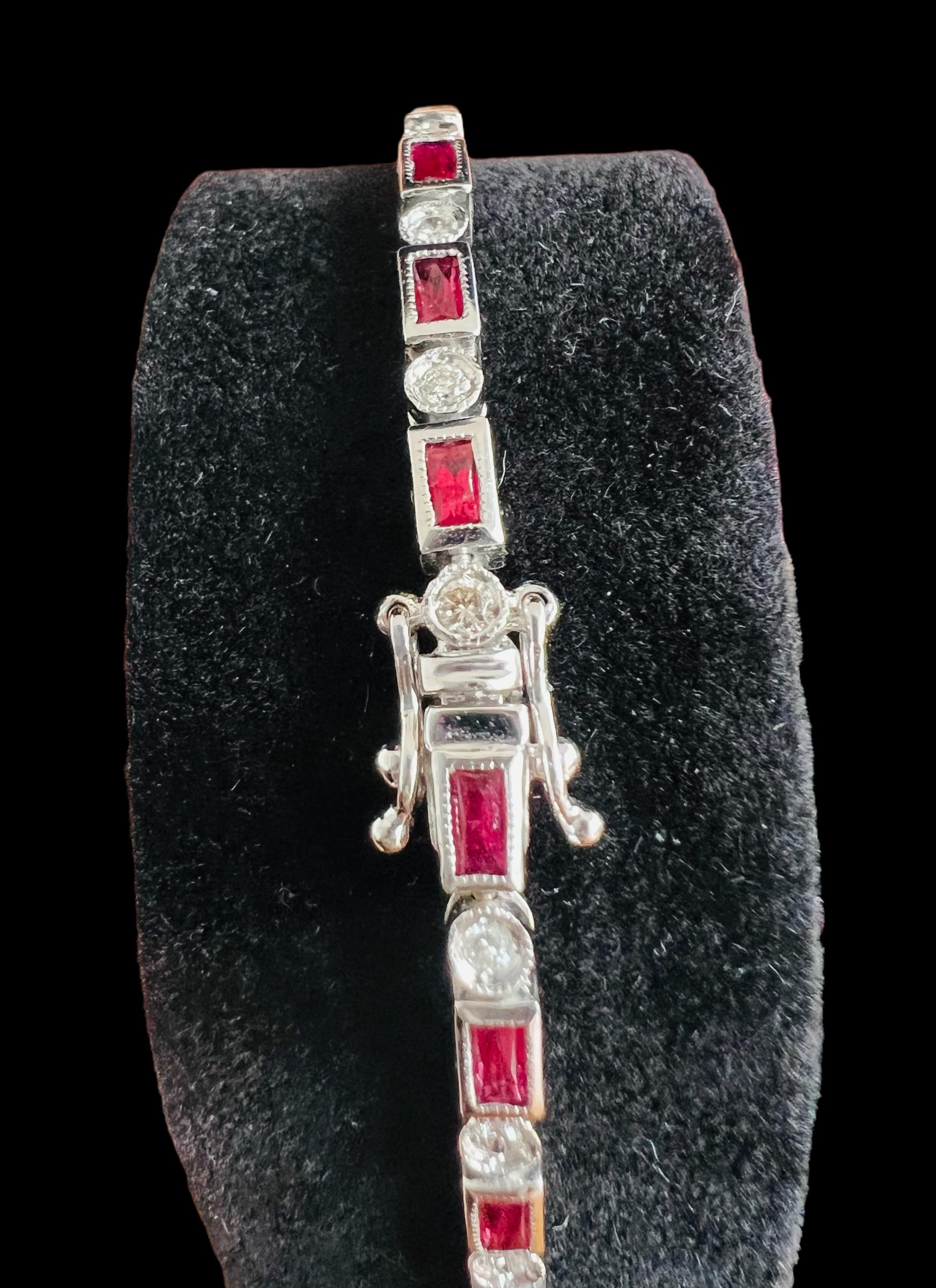 18 Kt White Gold Bracelet Set with Diamonds and Rubies In Good Condition In SAINT-OUEN-SUR-SEINE, FR
