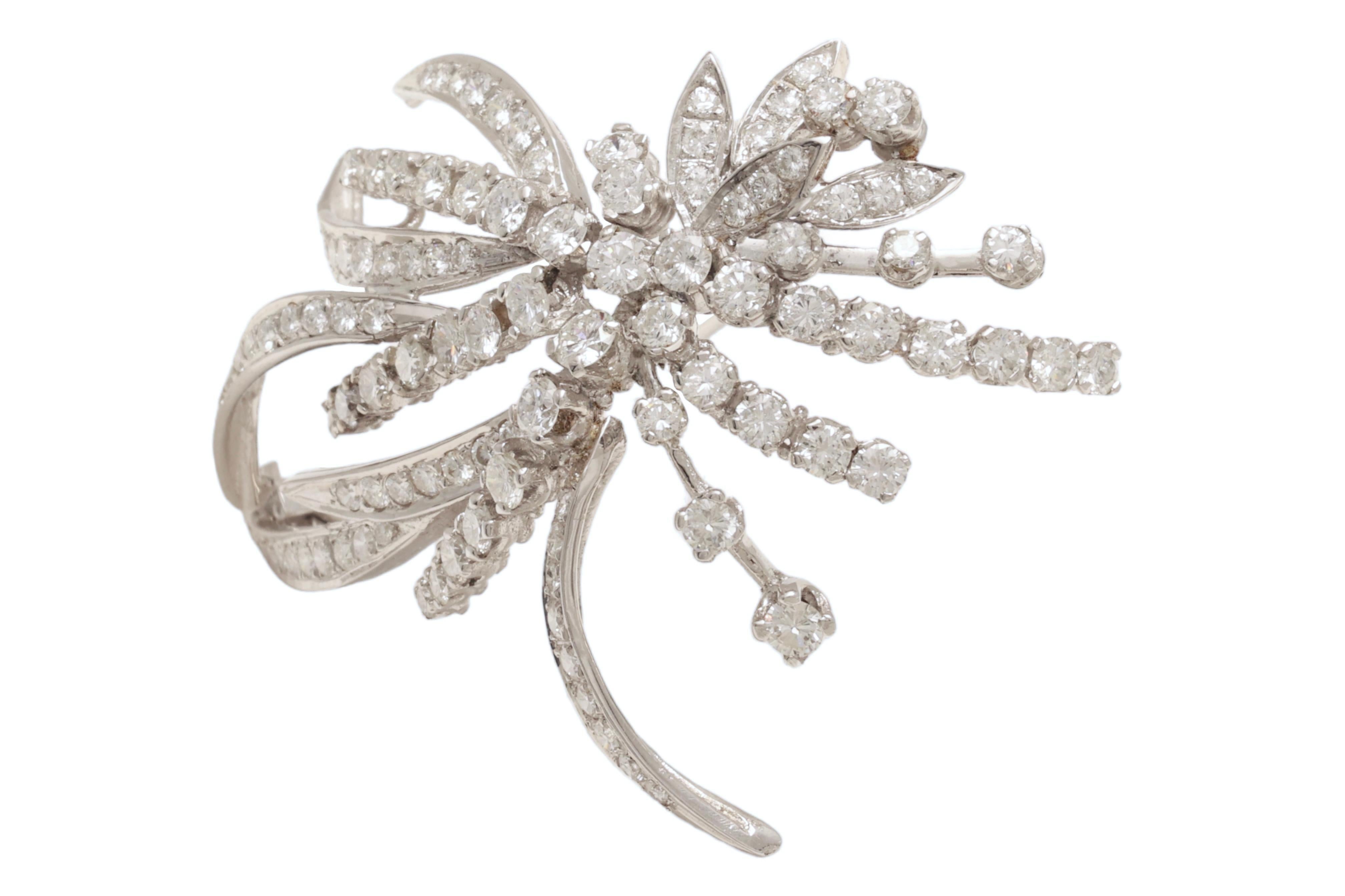18 kt. White Gold Brooch set with 6.5 ct. Brilliant cut Diamonds In Excellent Condition For Sale In Antwerp, BE