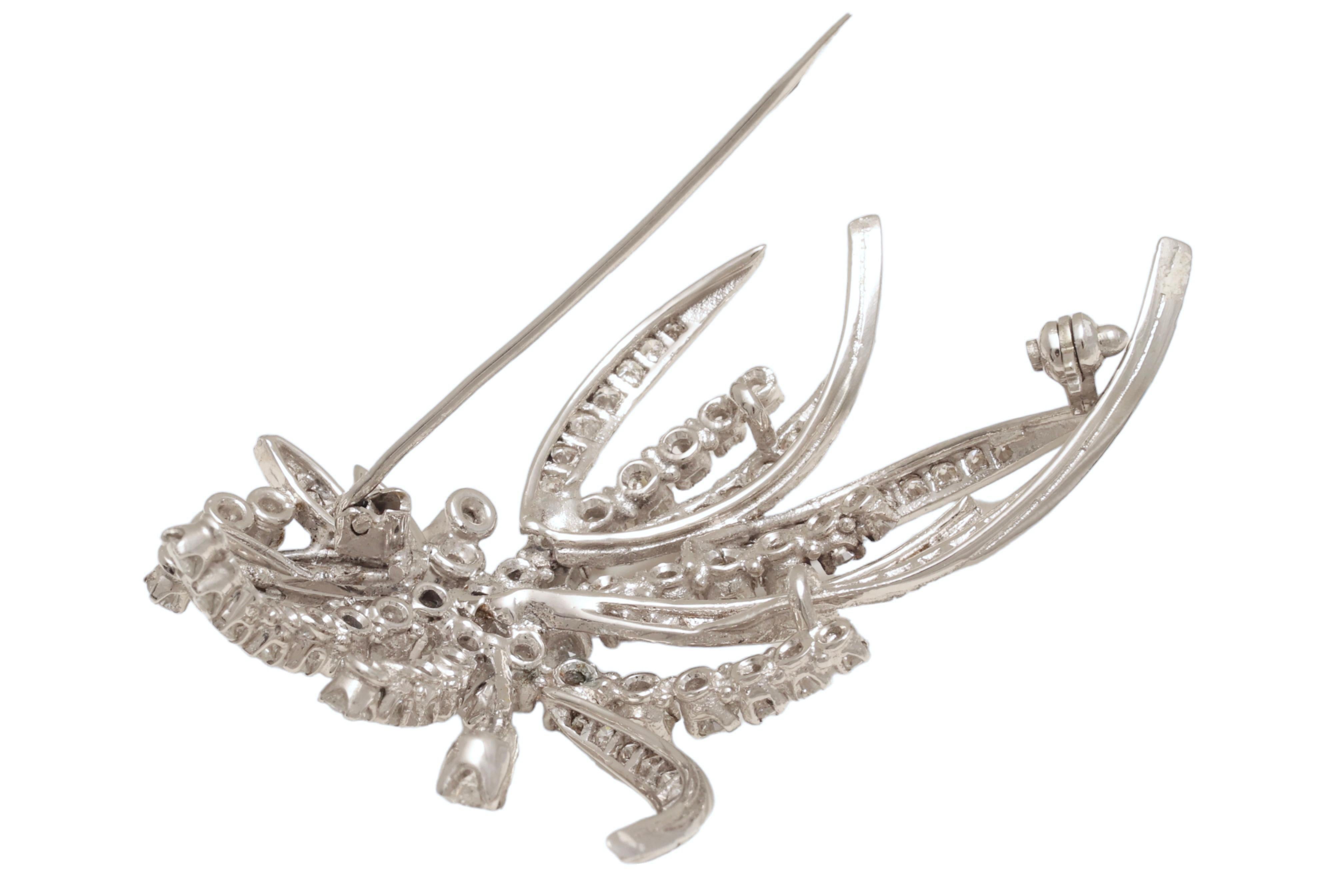 18 kt. White Gold Brooch set with 6.5 ct. Brilliant cut Diamonds For Sale 2