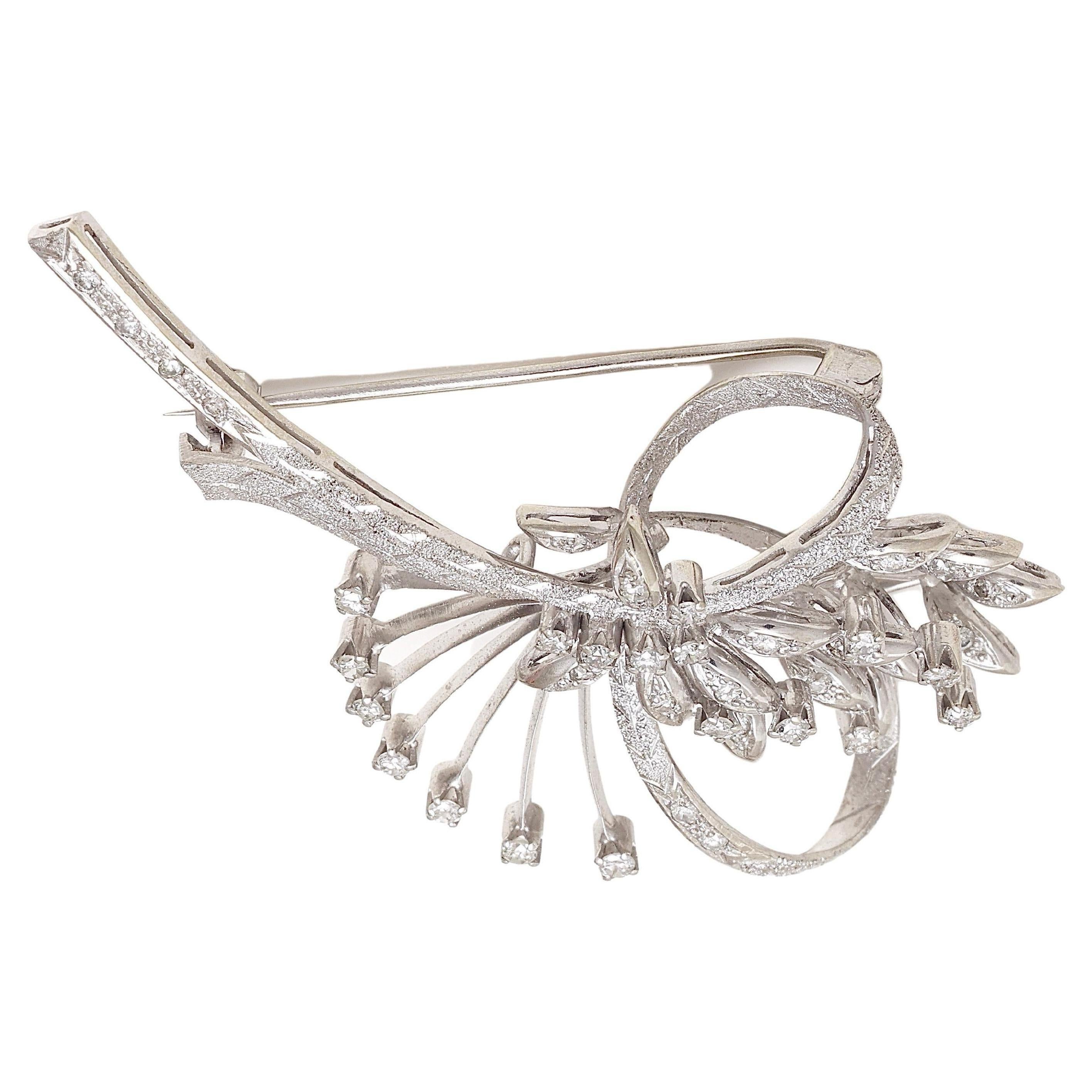 Artisan  18 kt. White Gold Brooch with 1.52 ct. Brilliant Cut Diamonds For Sale