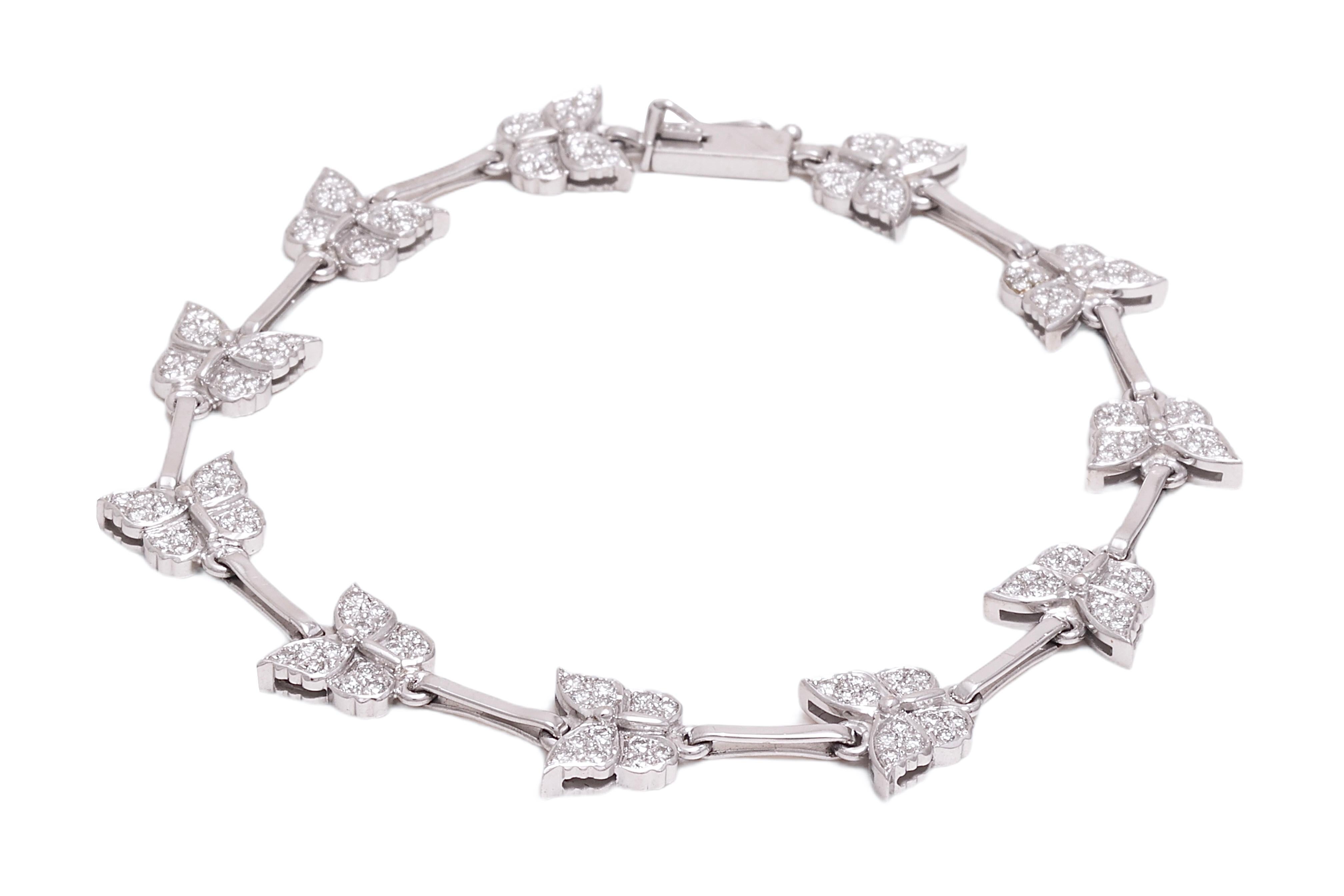 Brilliant Cut  18 kt. White Gold Butterfly Bracelet Set with 1.32 ct. Diamonds For Sale