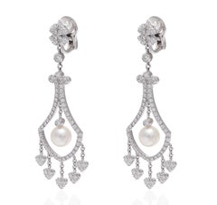 Boucles d'oreilles chandelier / pendantes en or blanc 18 kt. avec perles et 2.47 ct. Diamants