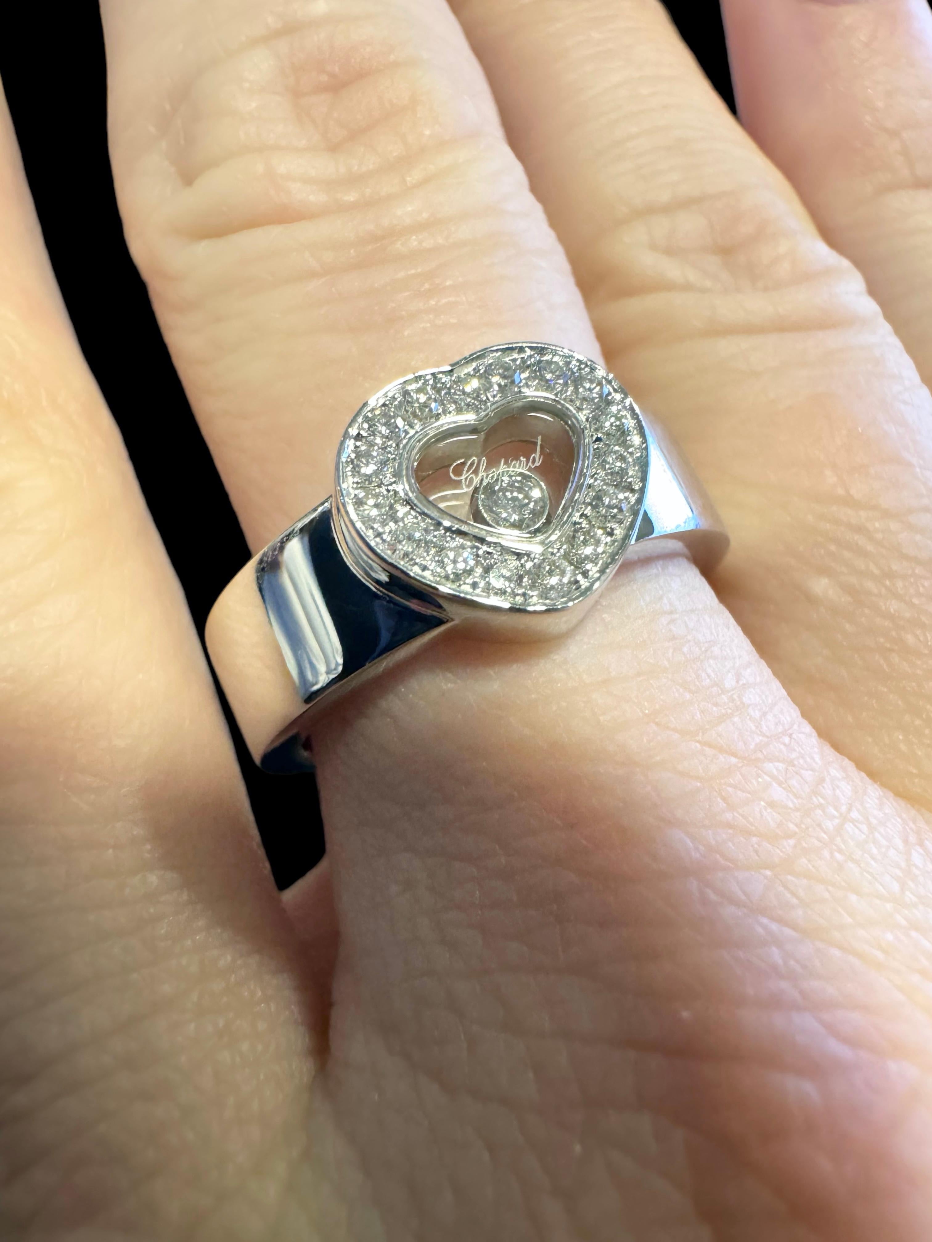 18 kt. White Gold Chopard  Happy Diamond Hart Shape Ring For Sale 6