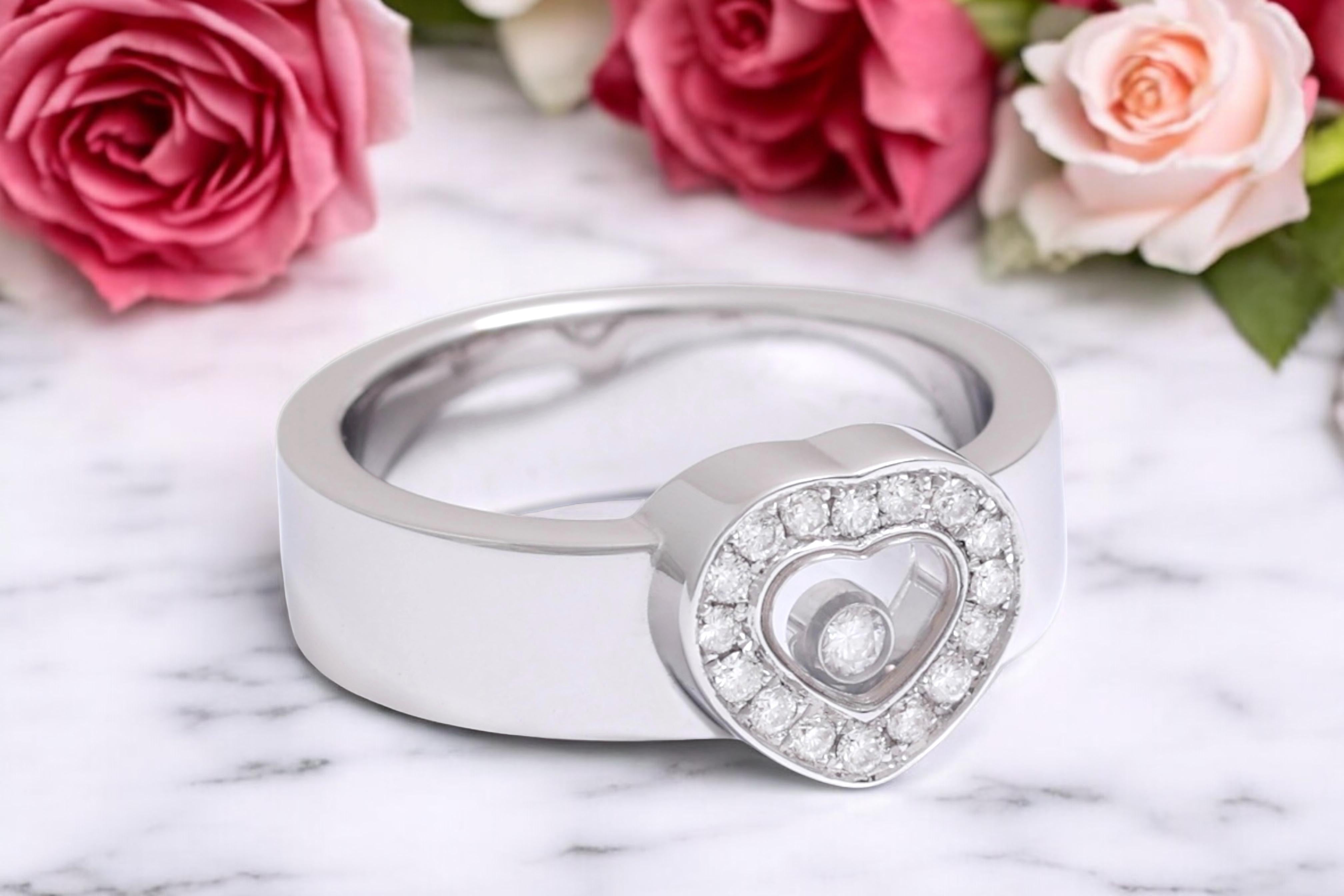18 kt. White Gold Chopard  Happy Diamond Hart Shape Ring For Sale 8