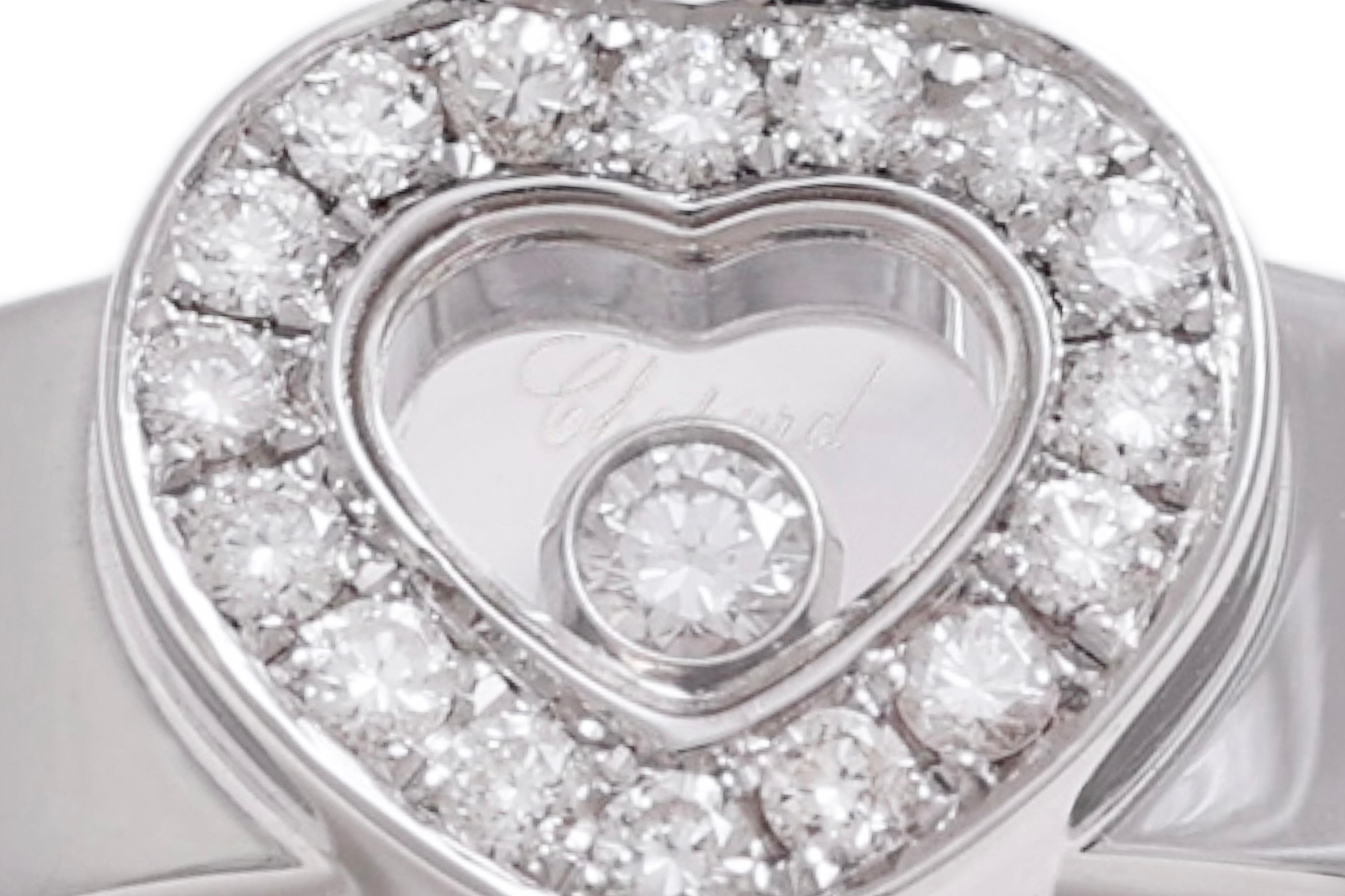 Modern 18 kt. White Gold Chopard  Happy Diamond Hart Shape Ring For Sale