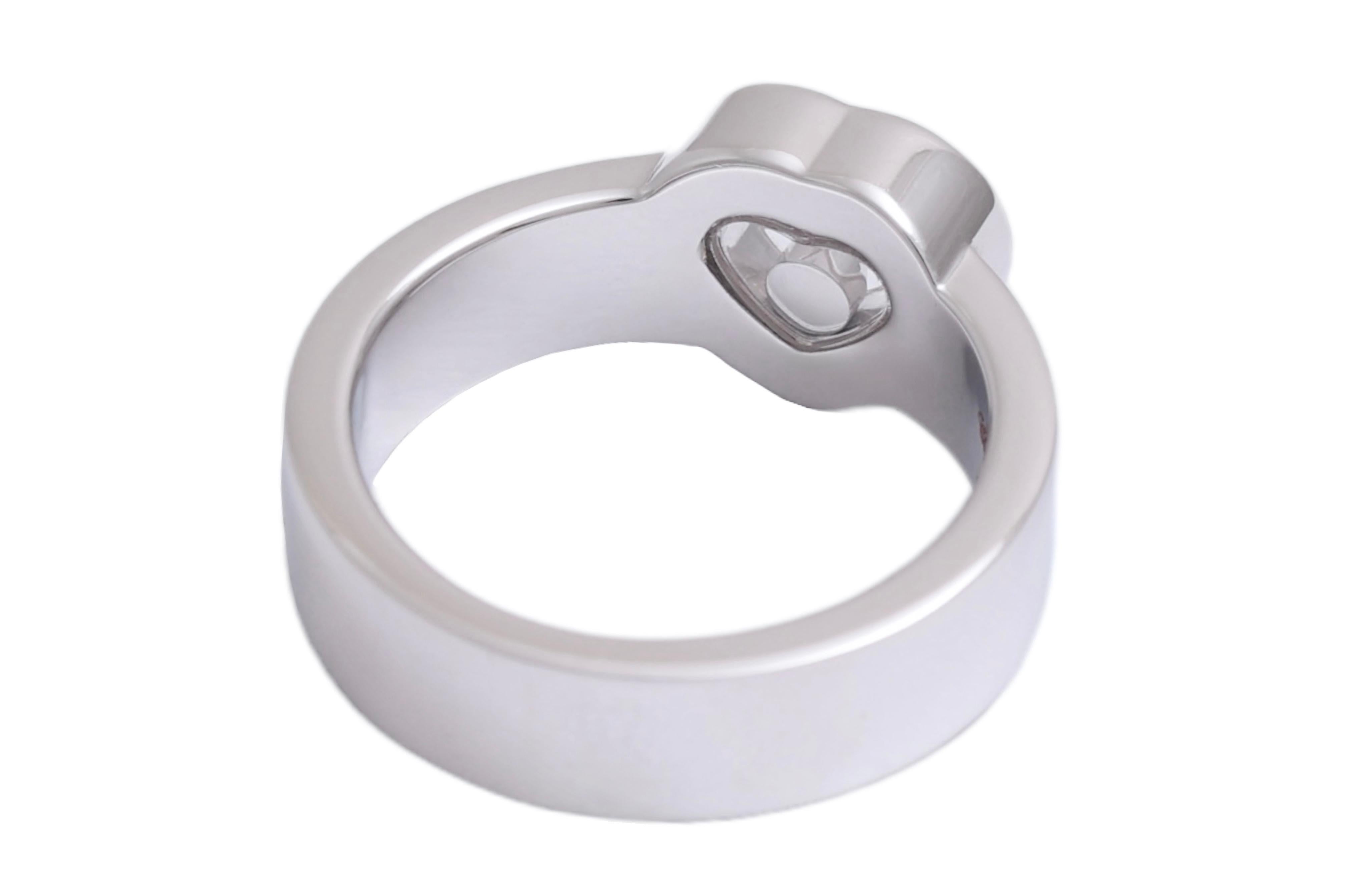 18 kt. White Gold Chopard  Happy Diamond Hart Shape Ring For Sale 2