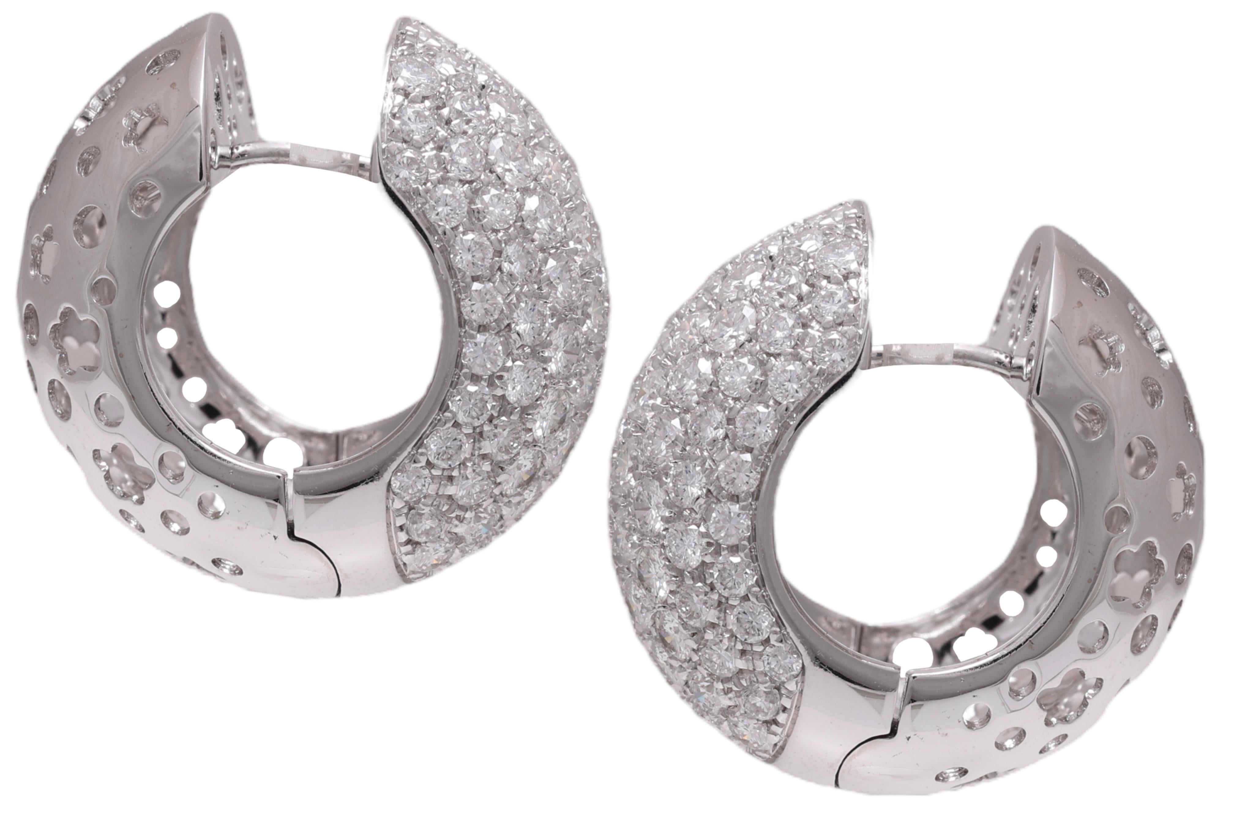 da uomo o donna 18 kt. Orecchini a clip in oro bianco con pavé incastonato da 6,56 ct. Diamanti in vendita