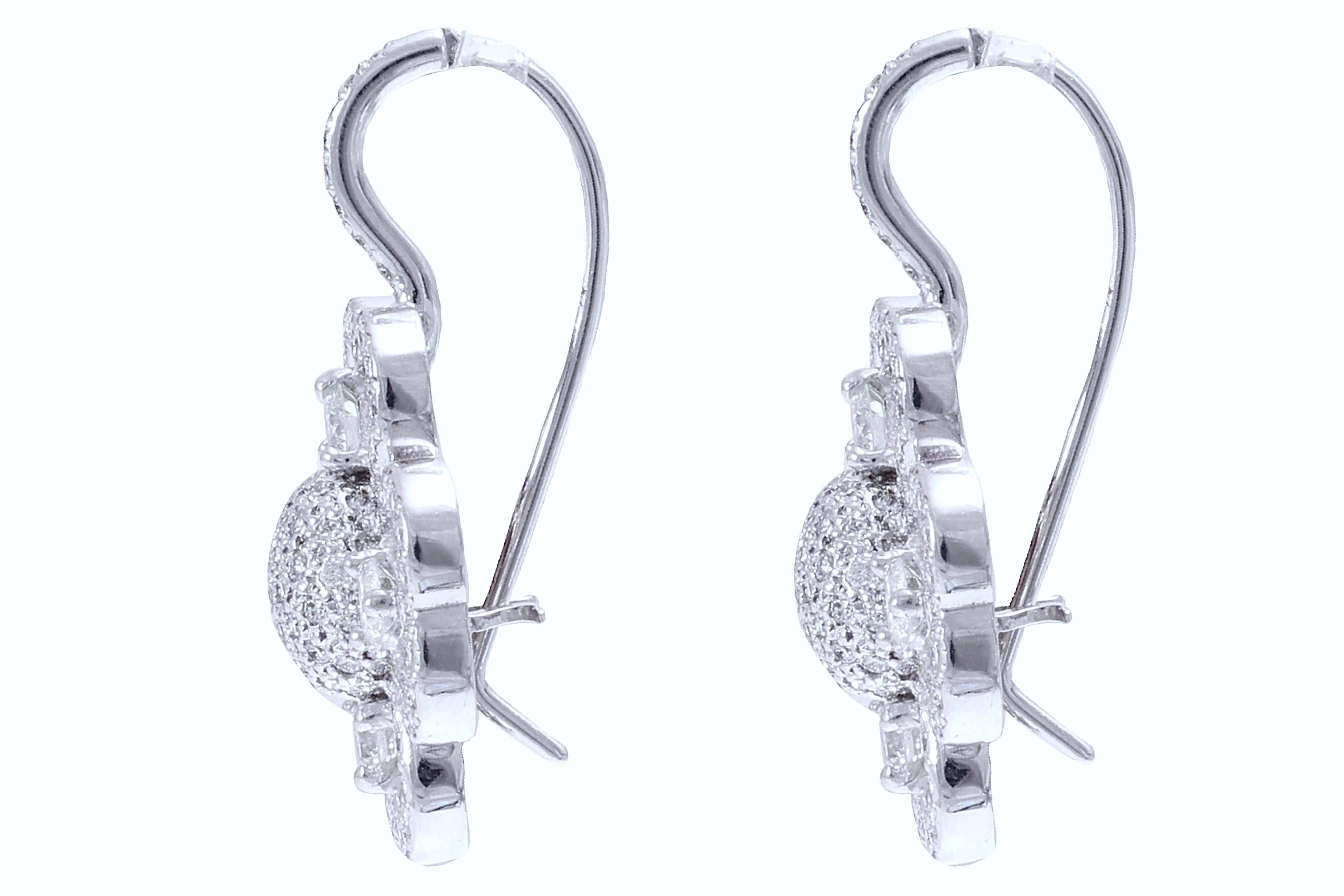 Brilliant Cut 18 kt. White Gold Clover Earrings with 1.75 ct. Diamonds  For Sale
