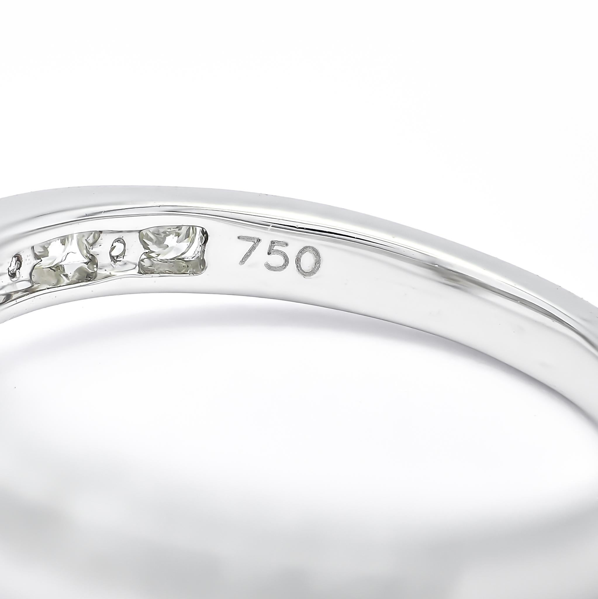 Women's 18 KT White Gold Cluster Diamonds Engagement Ring R32623 For Sale