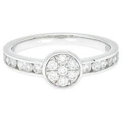 Bague de fiançailles en or blanc 18 KT avec grappe de diamants R32623