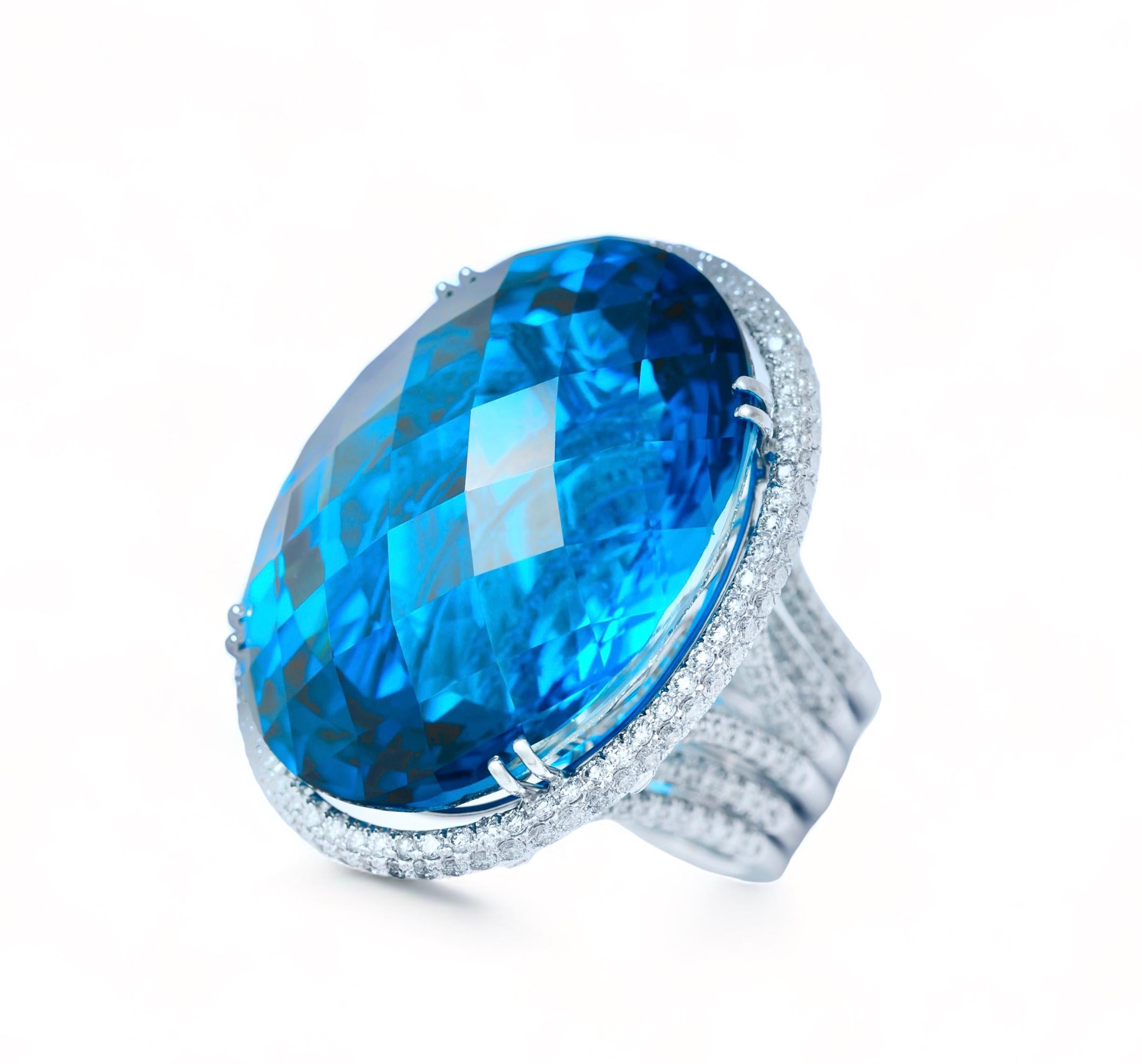 18 kt. White Gold Cocktail Ring with 154 ct. London Blue Topaz & 8.72 Diamonds In New Condition For Sale In Antwerp, BE