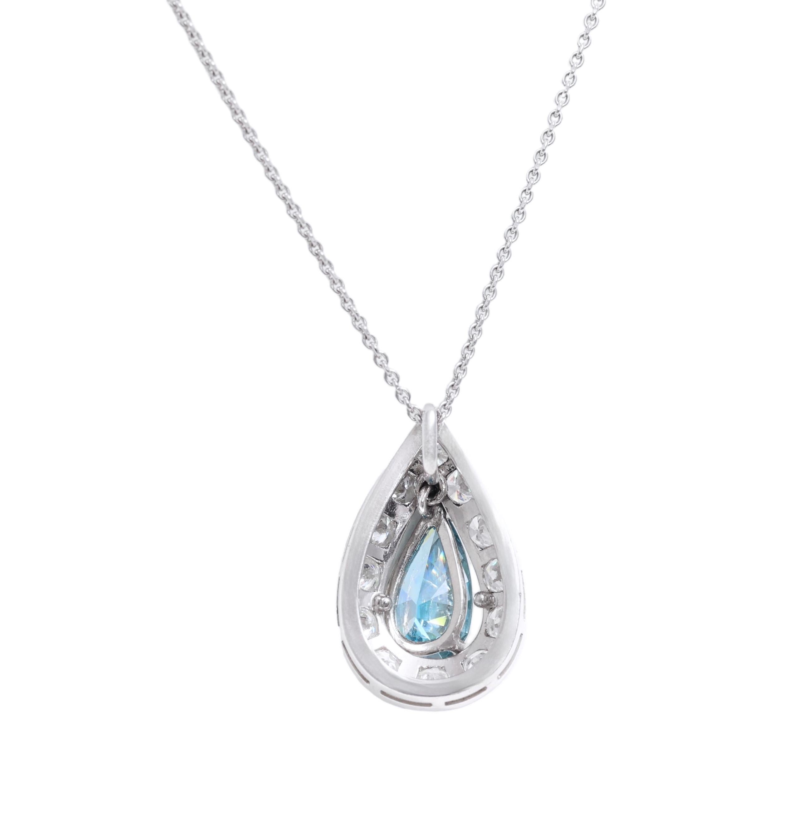 Ciondolo con diamante blu a forma di pera da 1,5 carati in oro bianco 18 Kt con colore potenziato in vendita 5