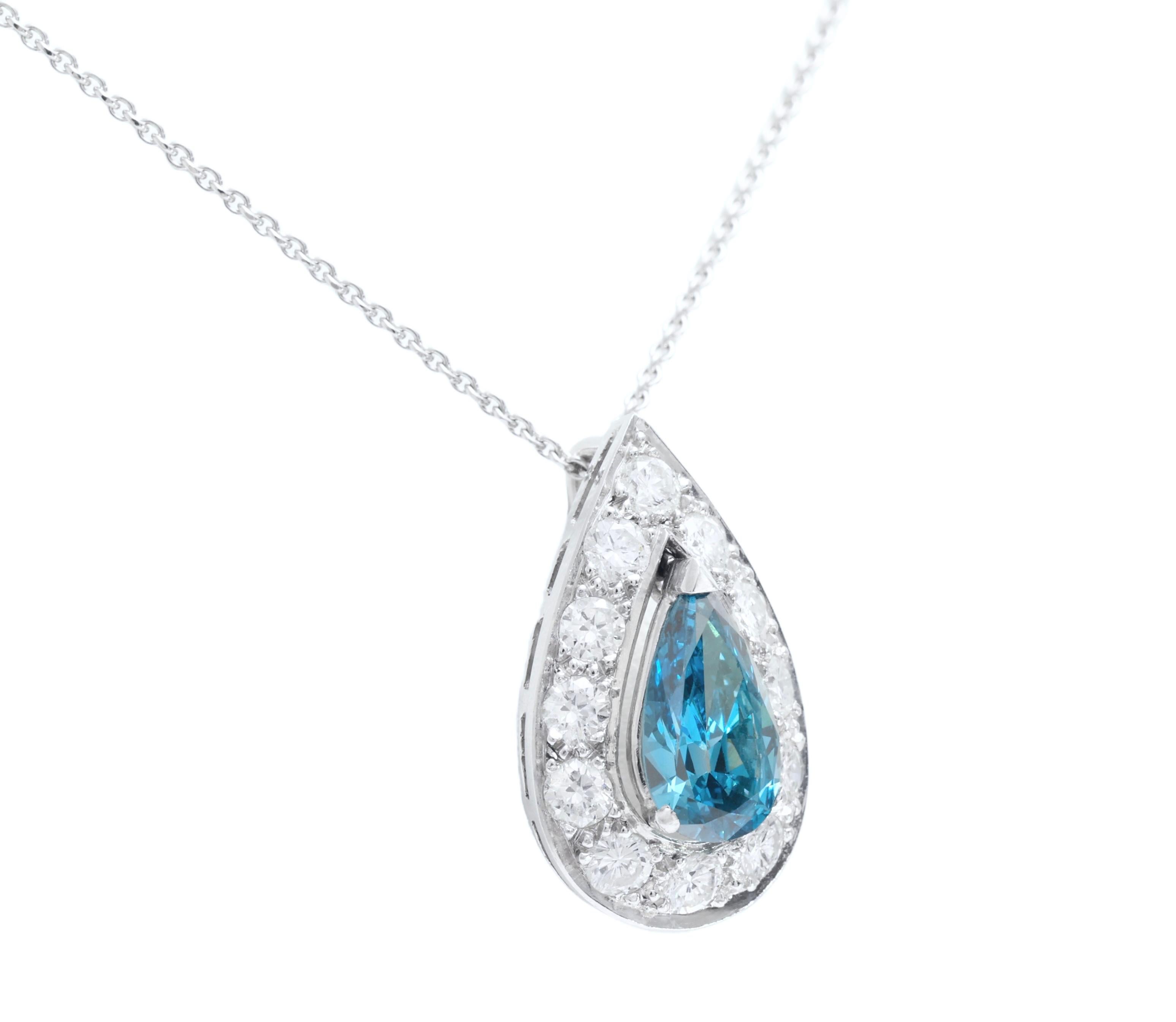 da uomo o donna Ciondolo con diamante blu a forma di pera da 1,5 carati in oro bianco 18 Kt con colore potenziato in vendita