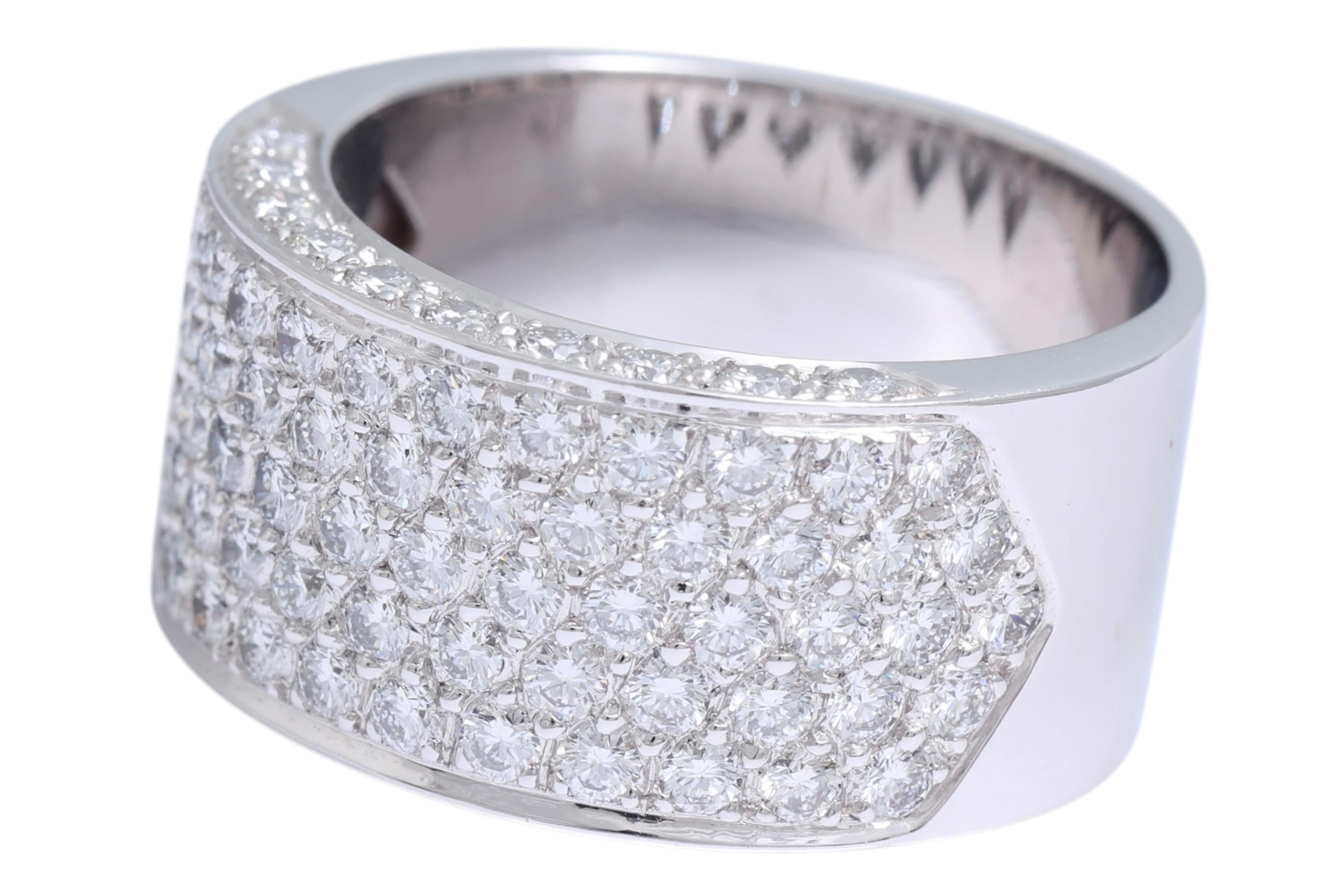 18 kt. White Gold Completely Hand Made Ring with 3.60 ct. Top Quality Diamonds In New Condition For Sale In Antwerp, BE