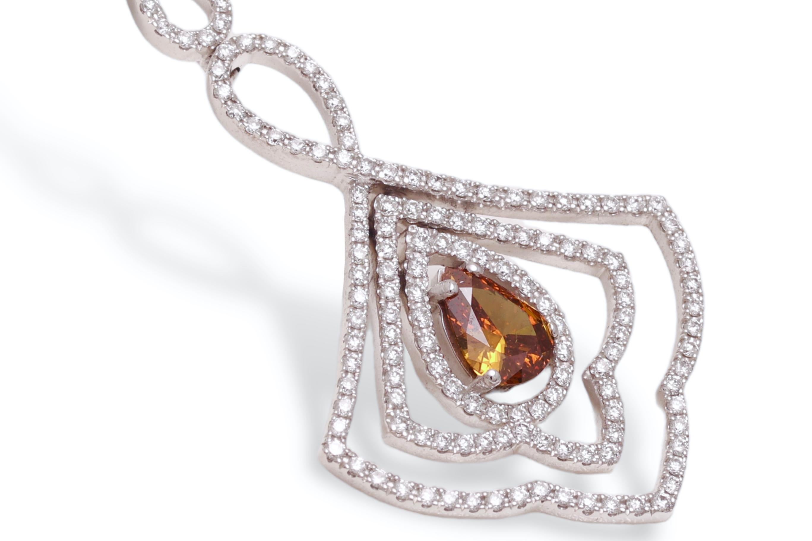 18 kt. Boucles d'oreilles pendantes en or blanc serties de 3,6 ct. Diamants blancs et cognac Neuf - En vente à Antwerp, BE