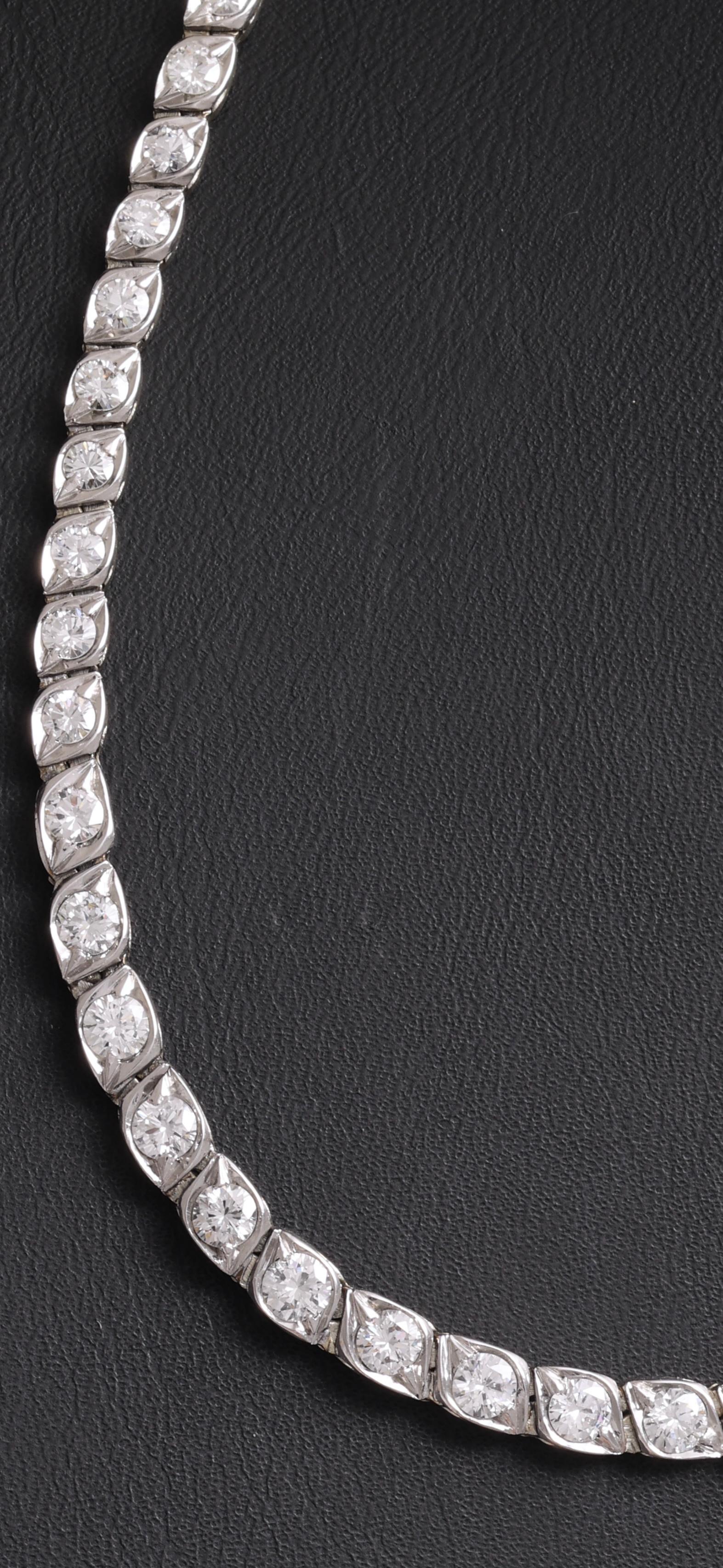Brilliant Cut 18 kt. White Gold Degradé Tennis Necklace with 7.31 ct. Diamonds For Sale