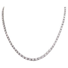 18 kt. Weißgold Degradé-Tennis-Halskette mit 7,31 kt. Diamanten