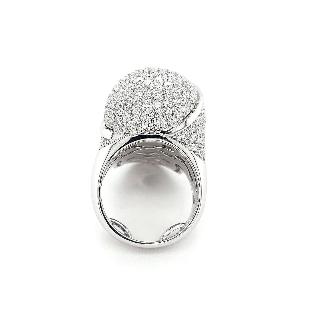 skull ring with ruby eyes