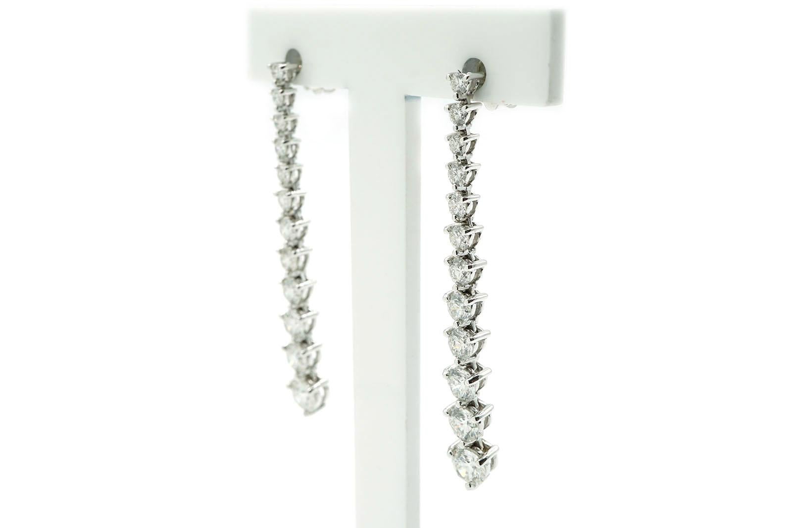 Contemporary 18 Kt White Gold Diamond Chandelier Earrings Ct 3.70 For Sale