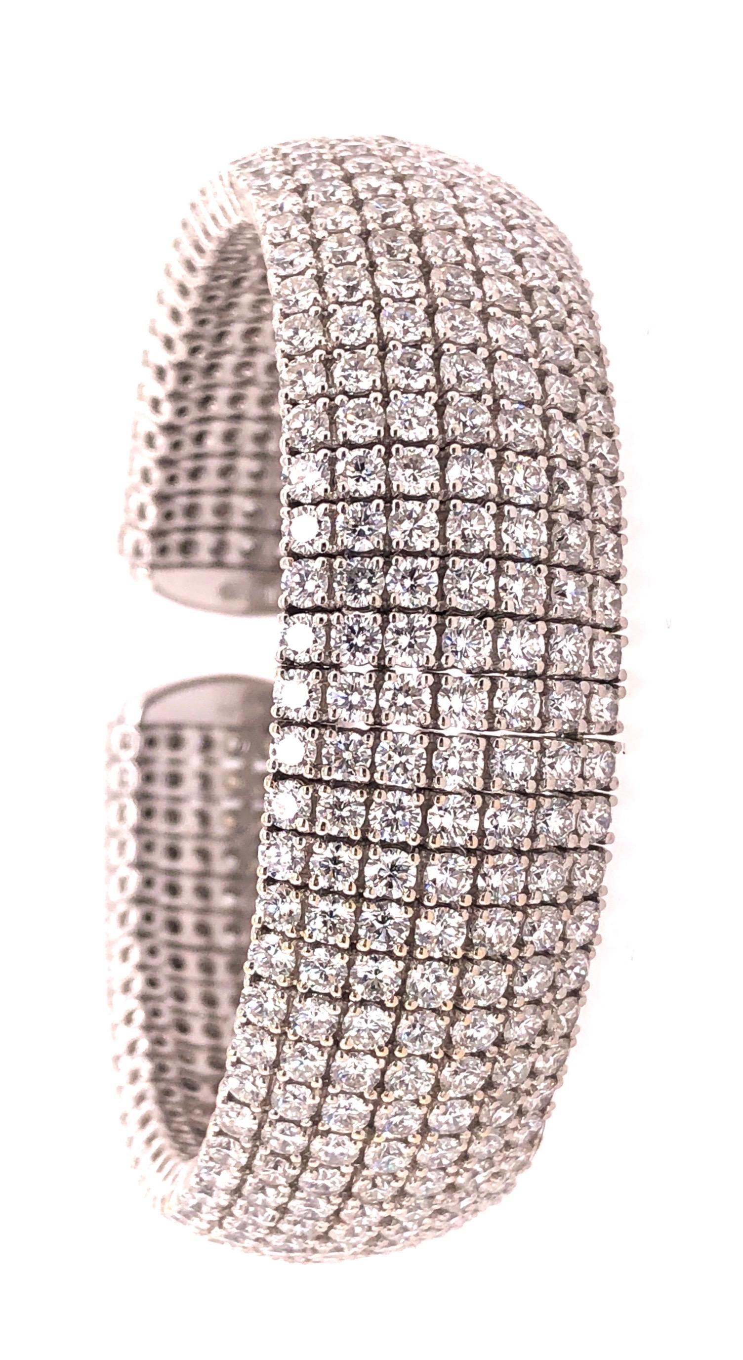 18 Karat White Gold and Diamond Cuff Bracelet Weighing Approx 32.89 Carat For Sale 1