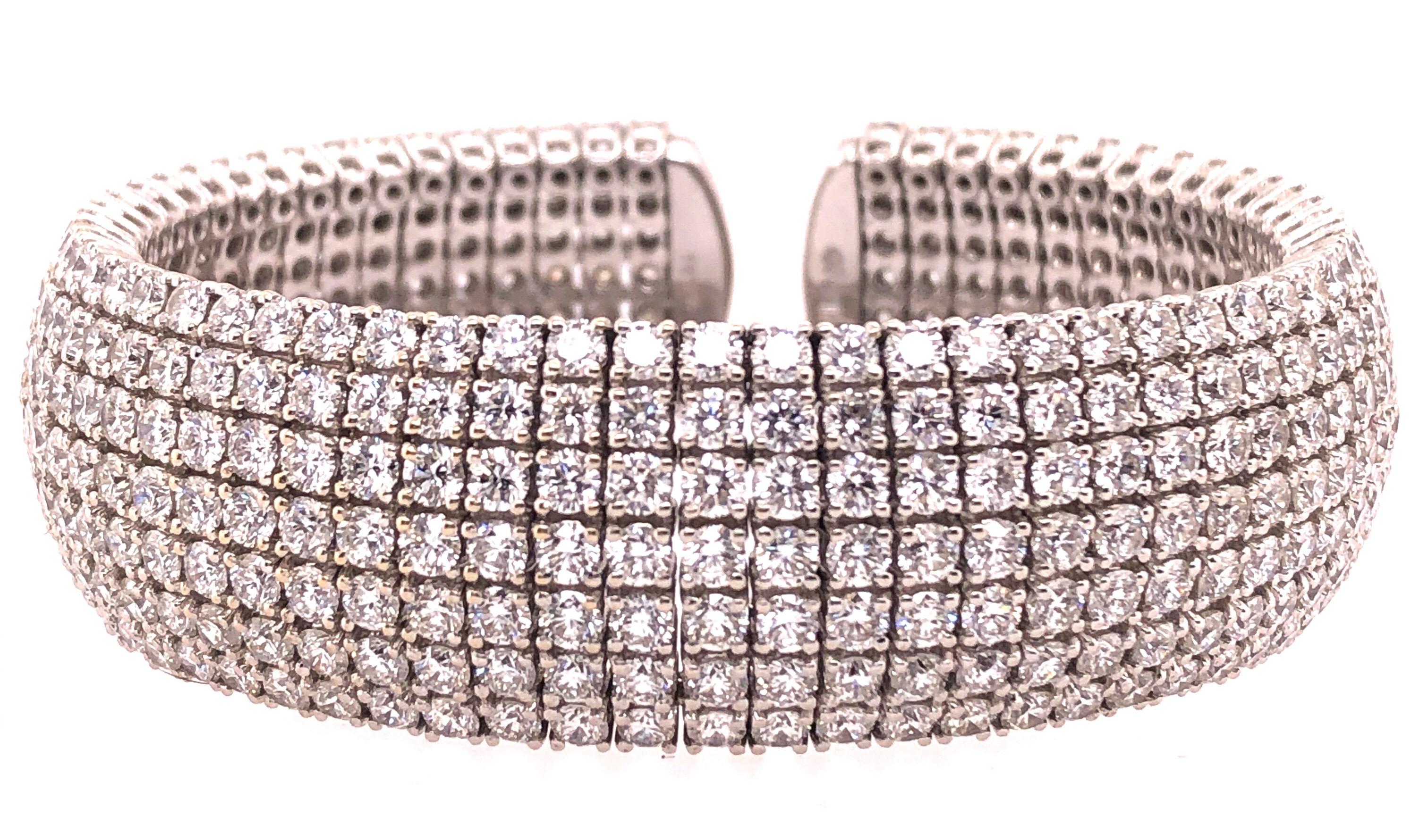18 Karat White Gold and Diamond Cuff Bracelet Weighing Approx 32.89 Carat For Sale 3