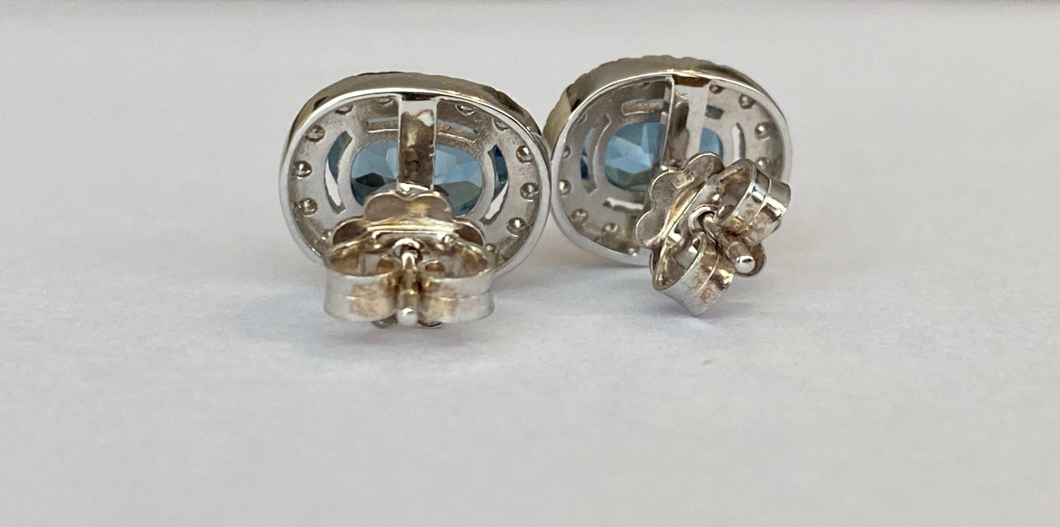 18 kt white gold Diamond earrings studs with 2.6 ct London Blue Topaz For Sale 1