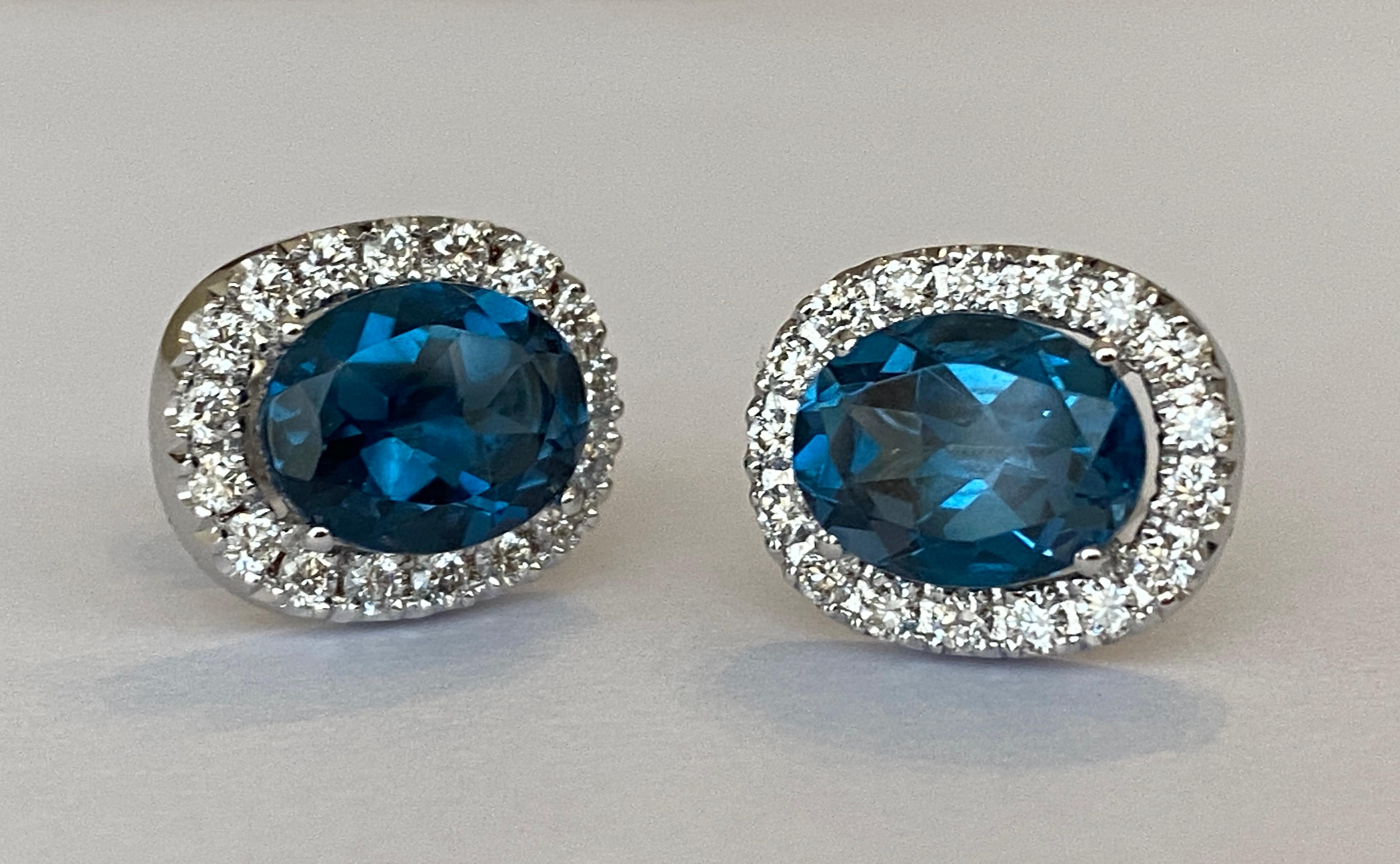 18 kt white gold Diamond earrings studs with London Blue Topaz For Sale 1