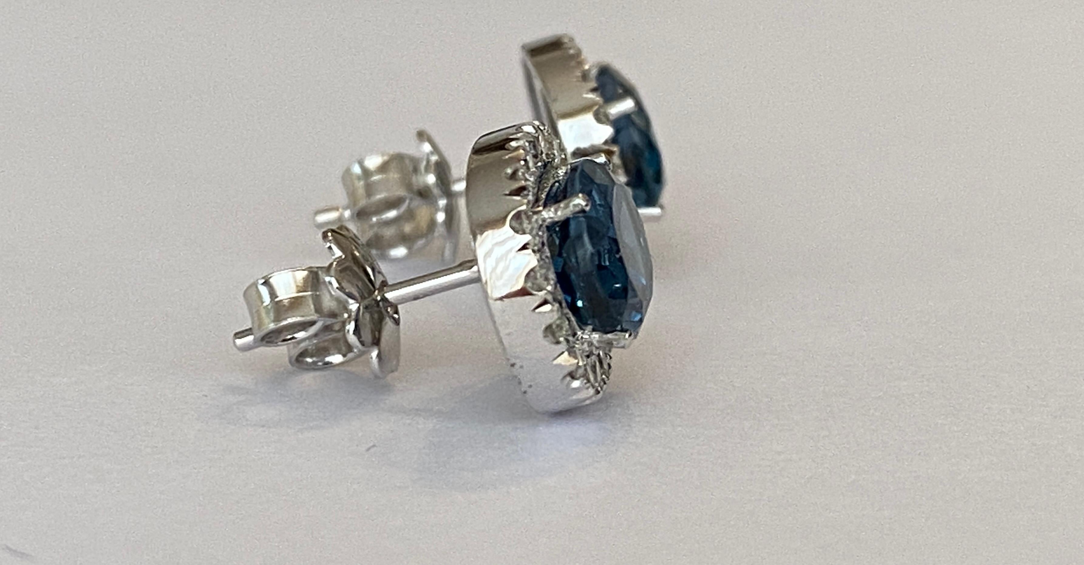 18 kt white gold Diamond earrings studs with London Blue Topaz For Sale 2
