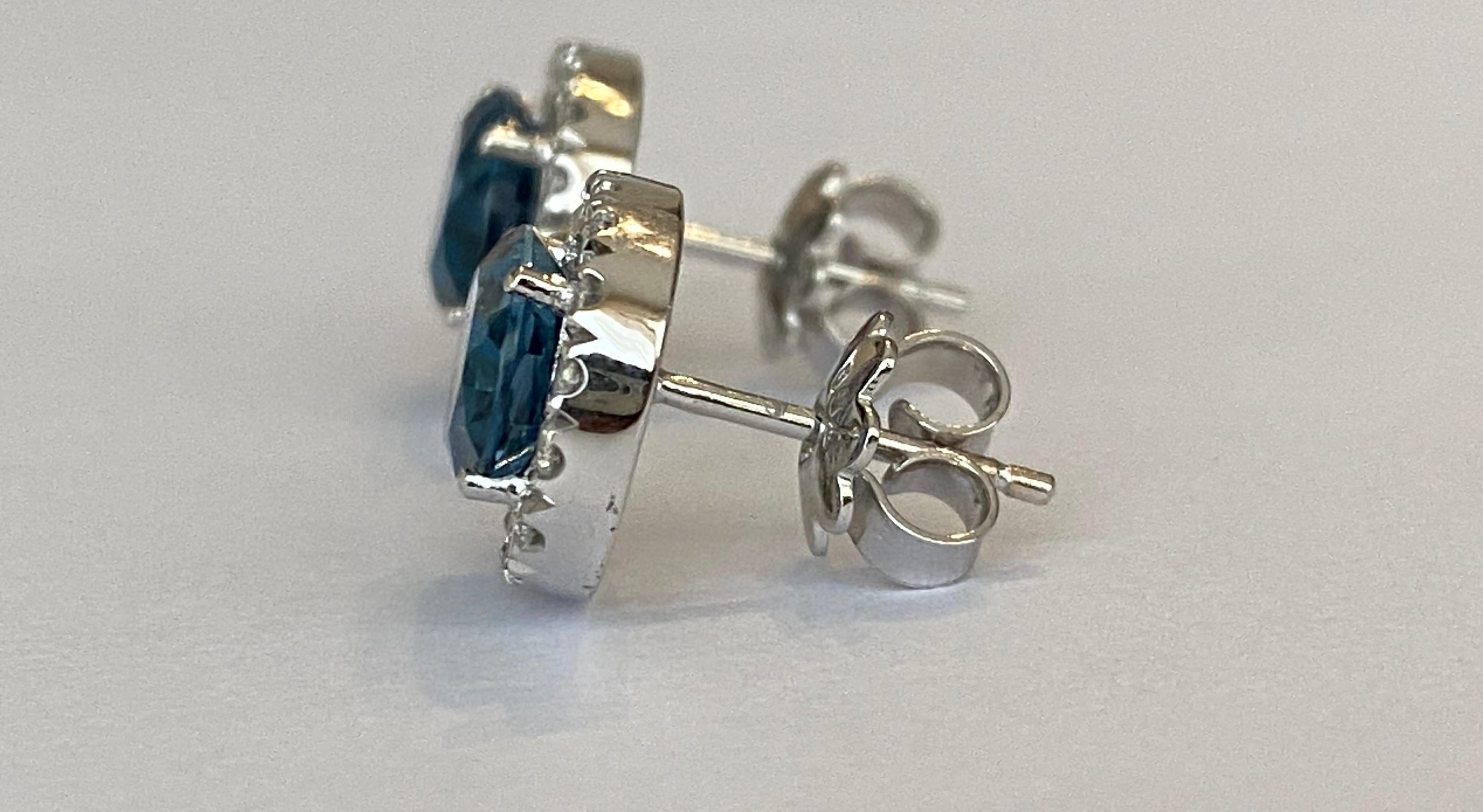 18 kt white gold Diamond earrings studs with London Blue Topaz For Sale 3