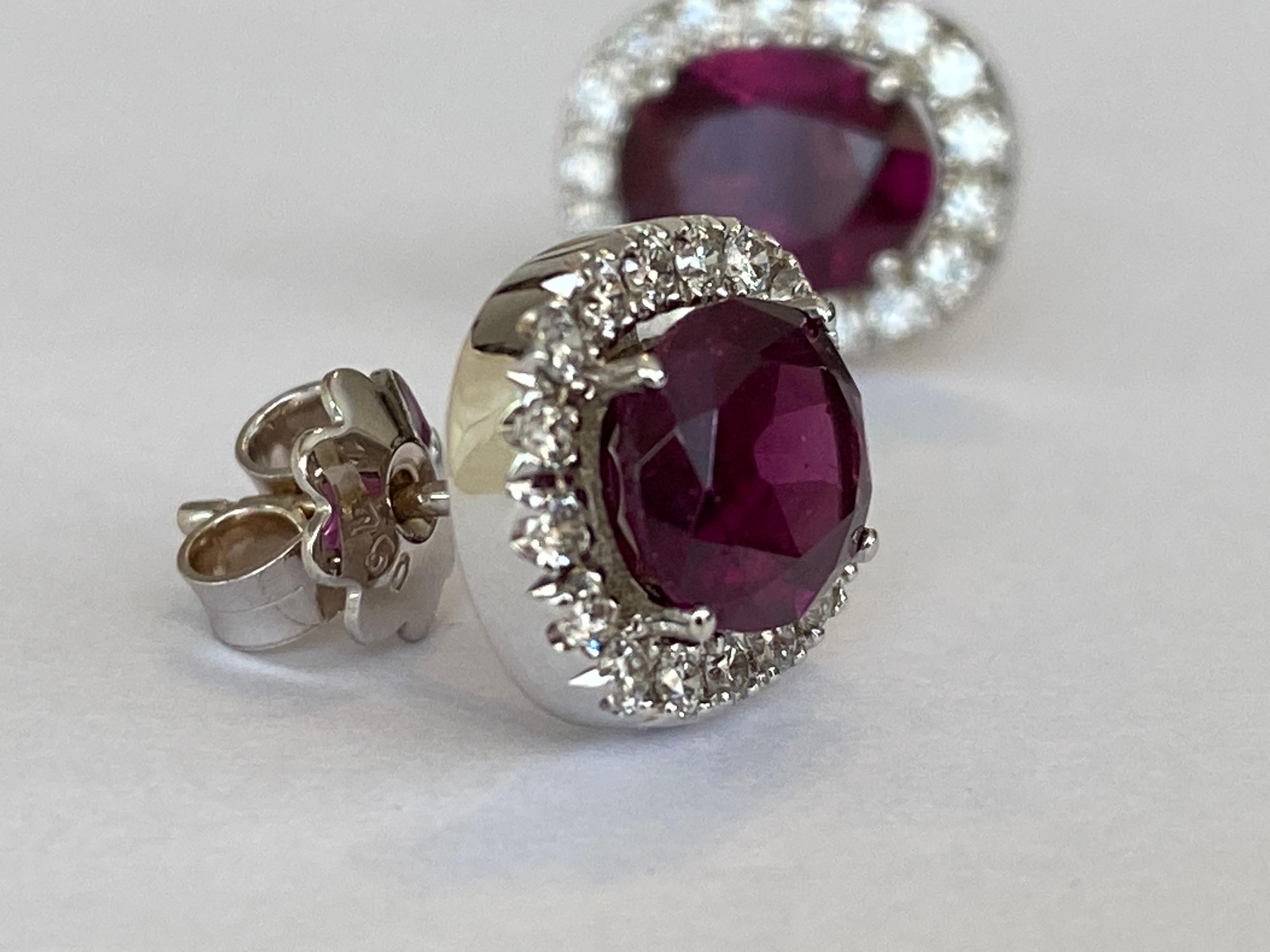 18 kt white gold Diamond earrings studs with  Red Tourmaline In New Condition For Sale In AMSTERDAM, NL