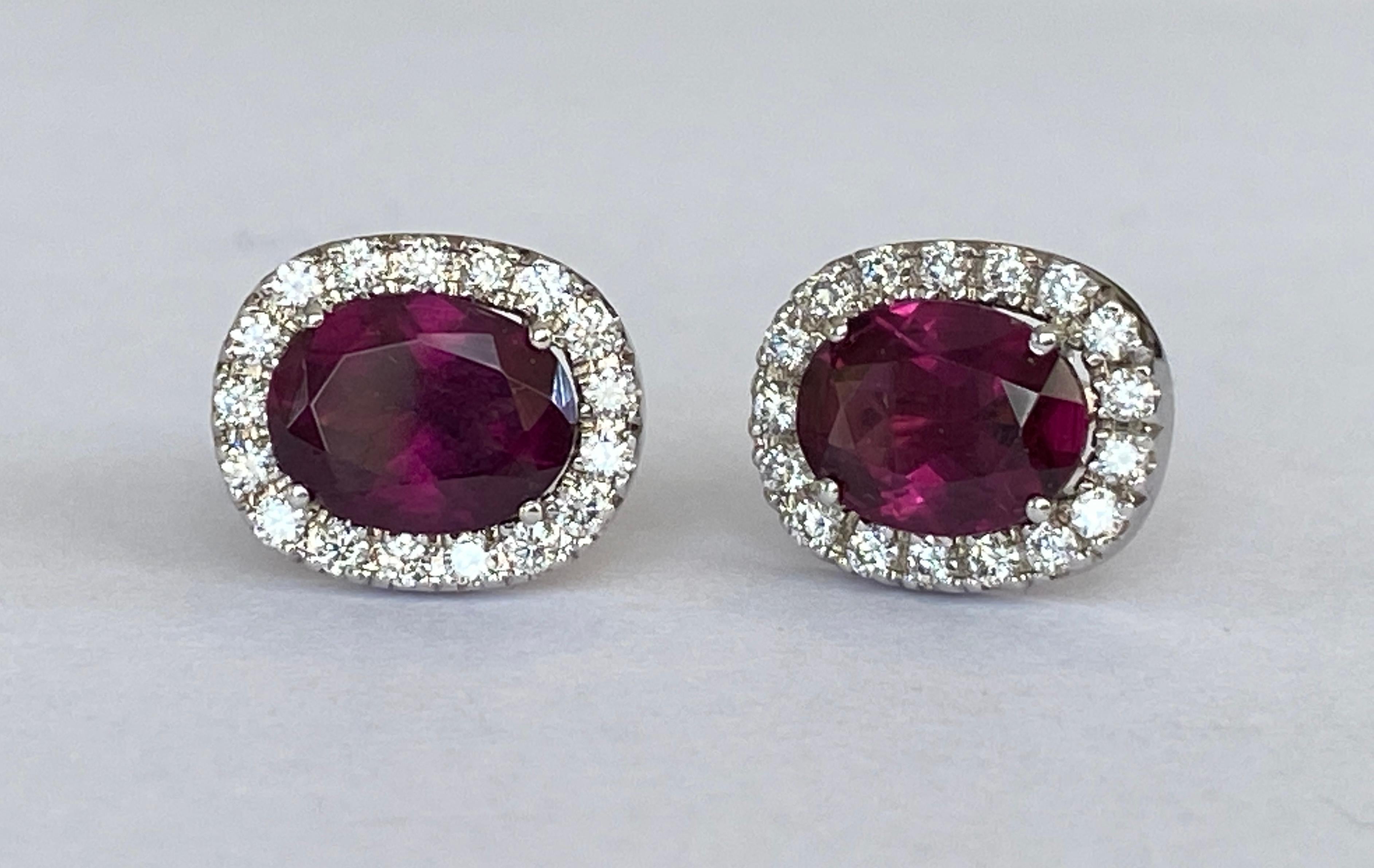 18 kt white gold Diamond earrings studs with  Red Tourmaline For Sale 1