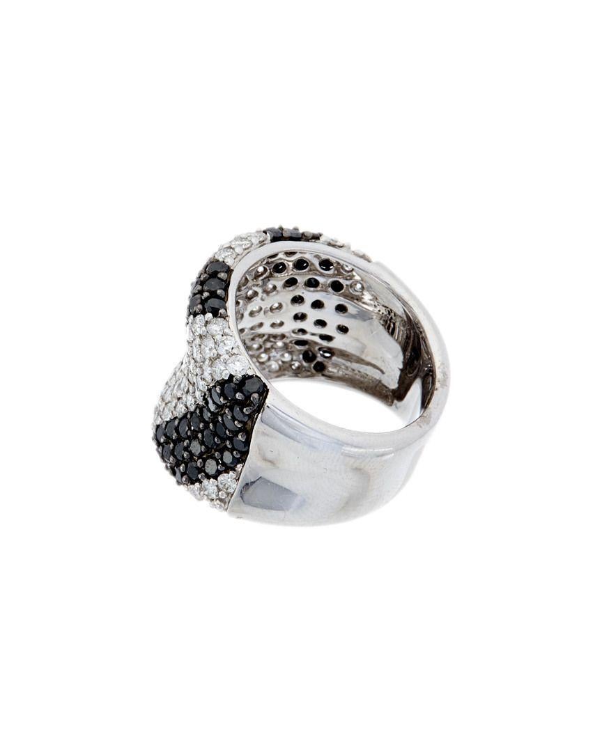 18 kt white gold diamond fashion ring adorned with 2.20 cts tw of black and white diamonds in a spiral design going half way around