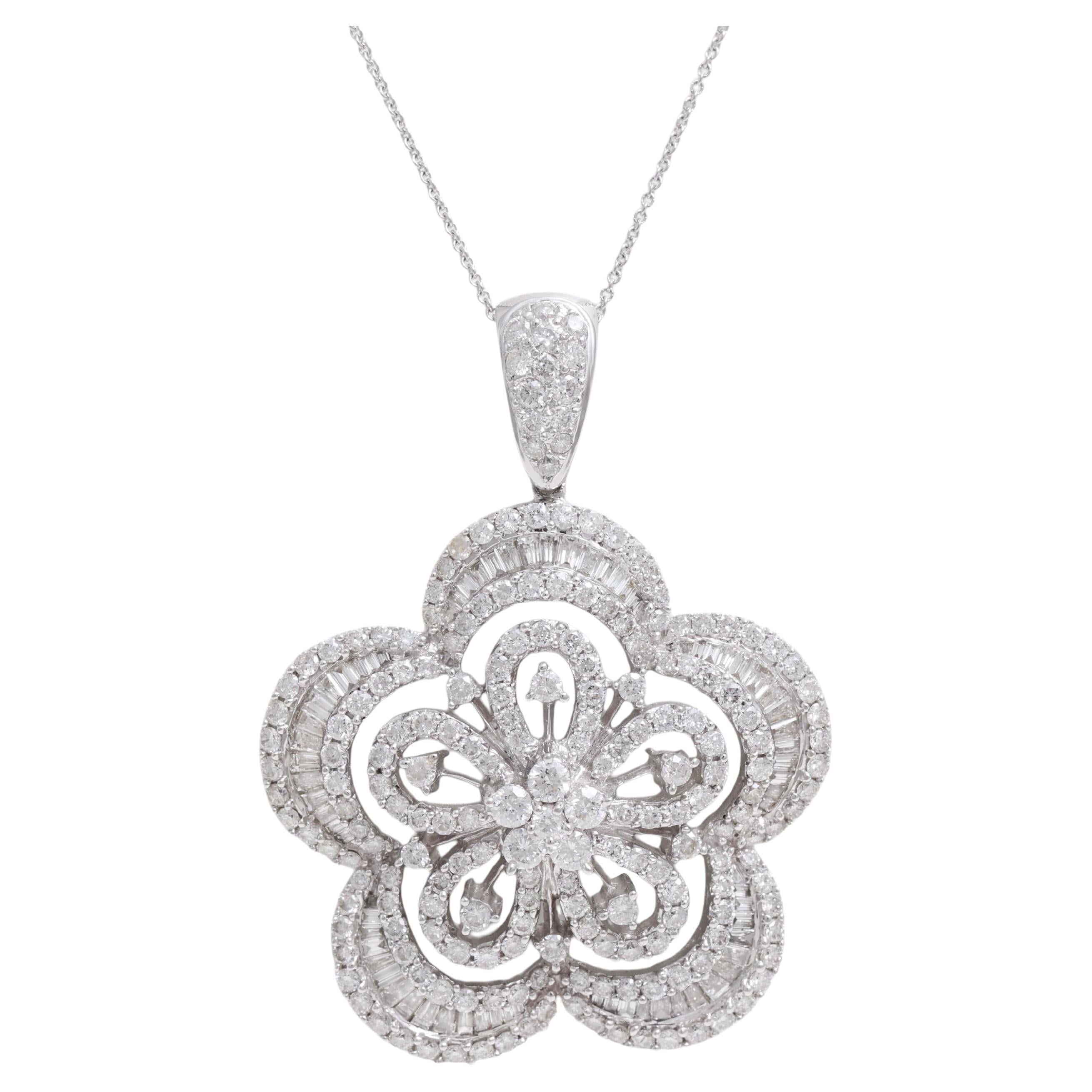 18 Kt White Gold Diamond Pendant / Hanger, Brilliant & Taper Cut Diamonds For Sale