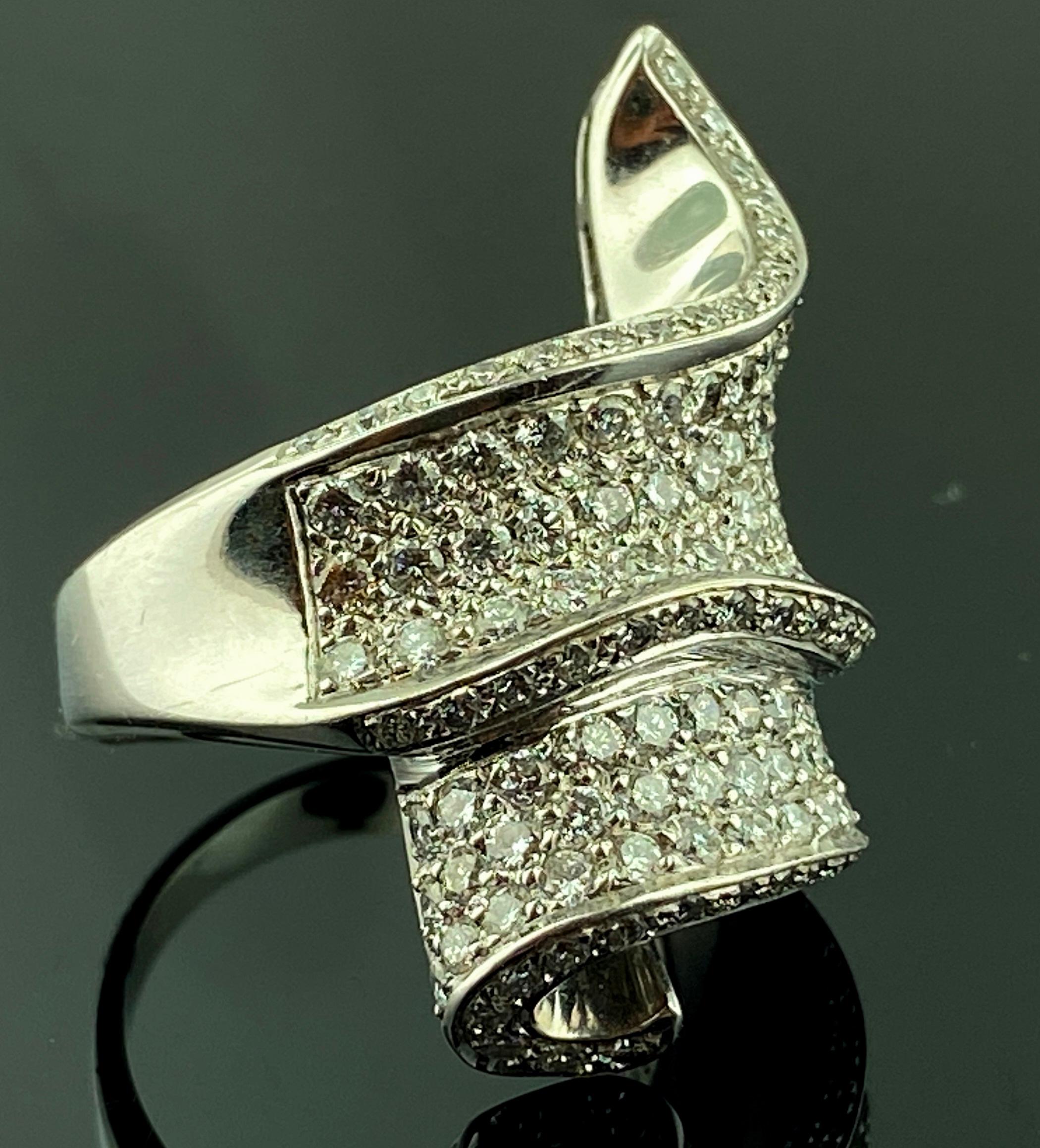 18 Karat White Gold and Diamond Ring 2