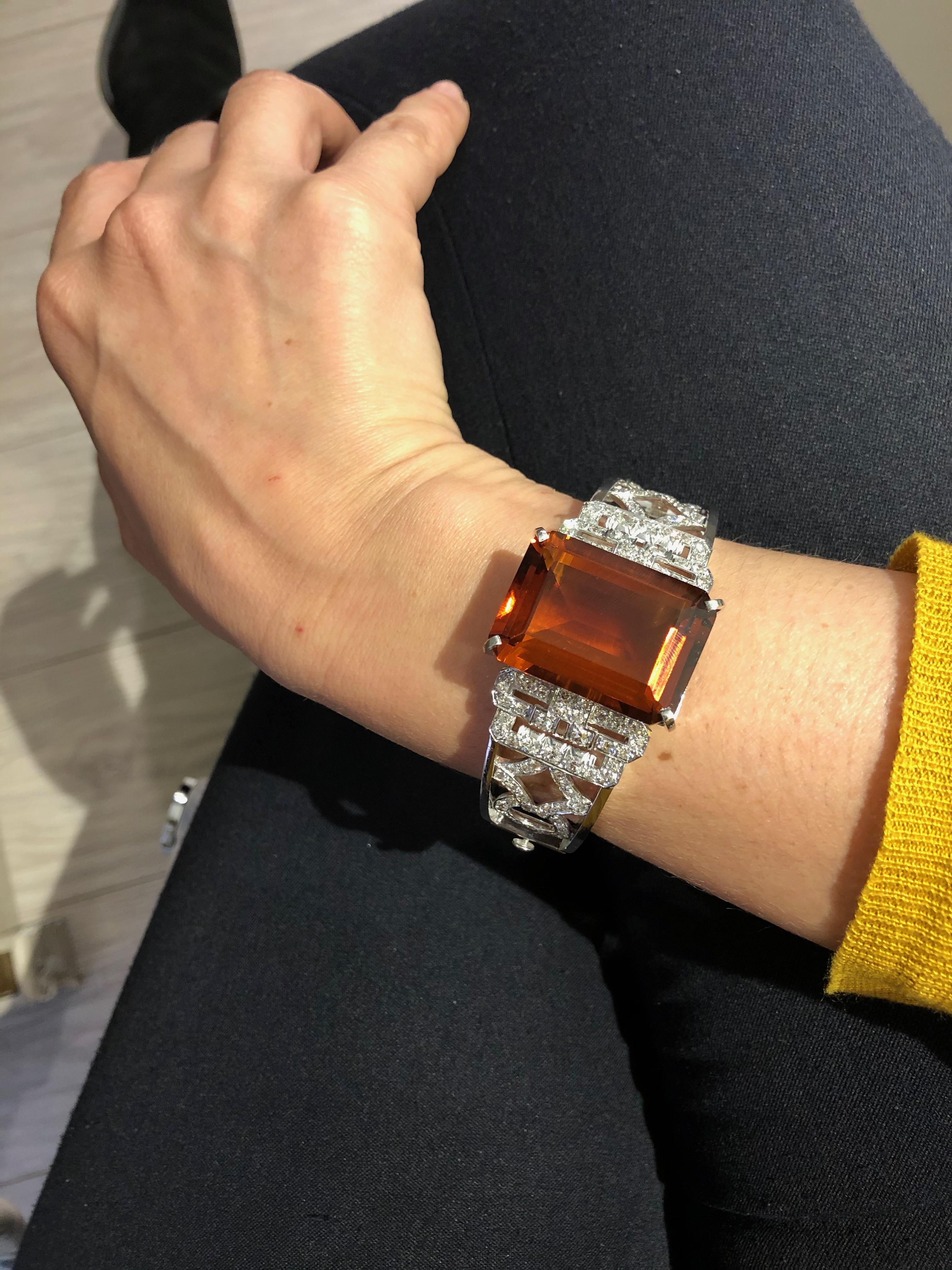 Bracelet jonc en or blanc 18 carats, diamants et quartz citrine en vente 1