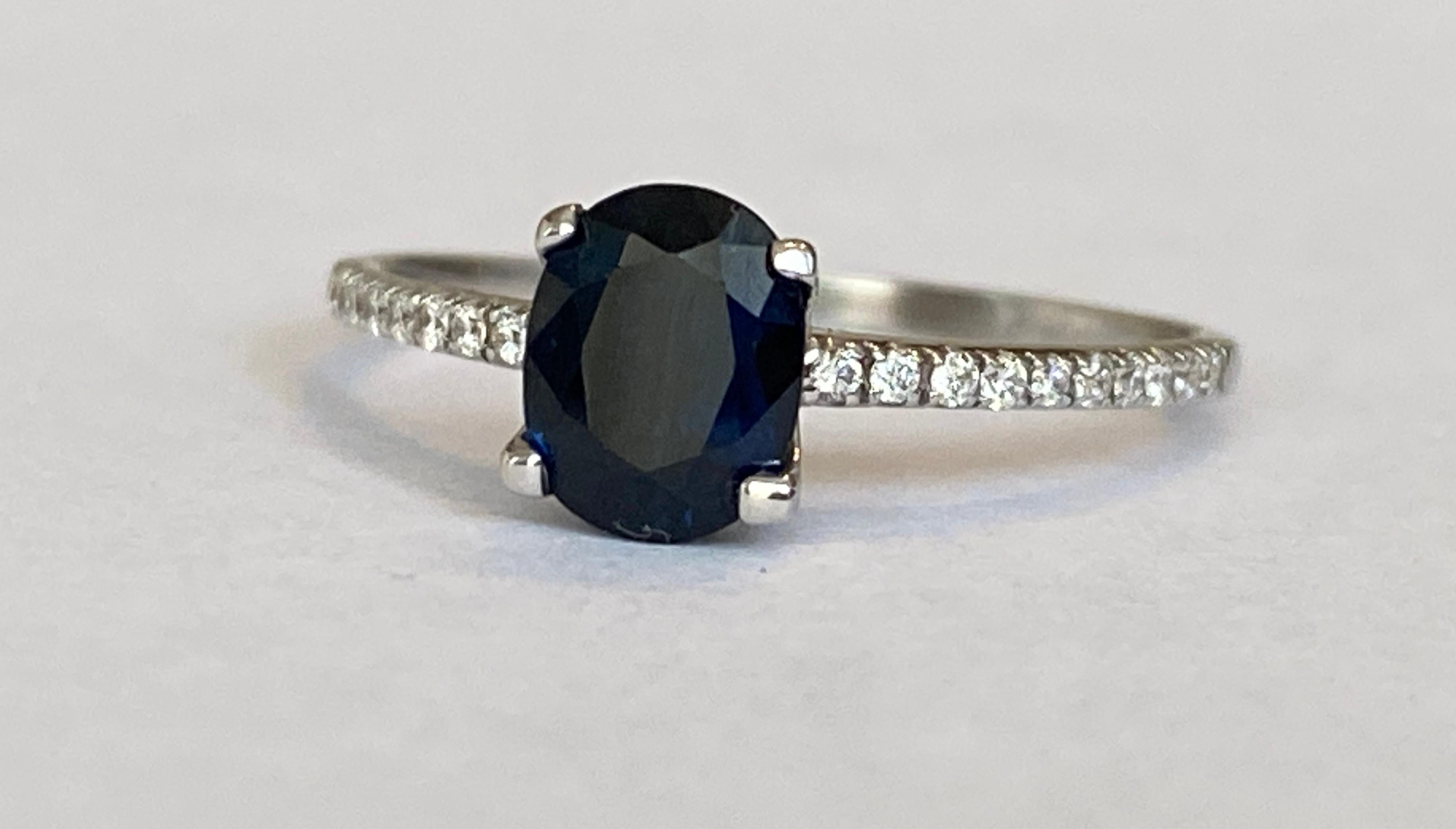 Donna 18 Kt. Anello Diana in oro bianco con zaffiro e diamanti da 1,00 carati in vendita