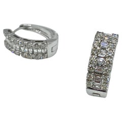 18 Kt White Gold Earrings, Brilliant Cut and Baguette Cut Diamonds, Made in Italy 18 Kt White Gold Earrings, Brilliant Cut and Baguette Cut Diamonds, Made in Italy