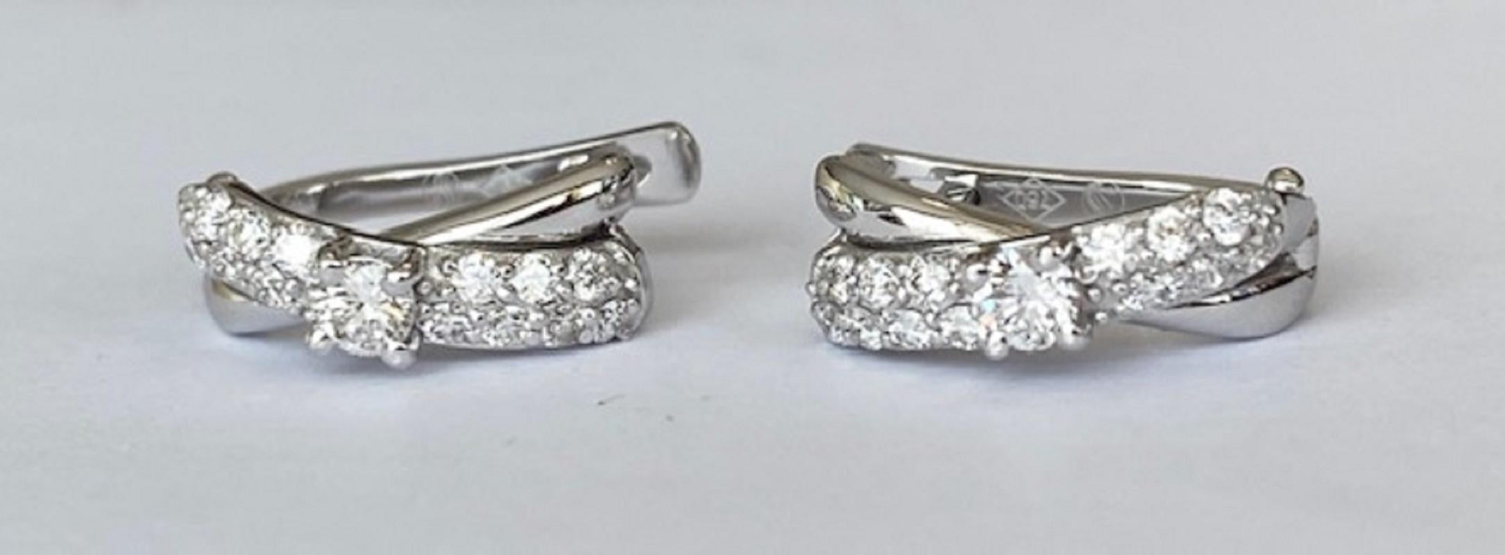 Taille brillant 18 Kt. Boucles d'oreilles en or blanc avec diamants de 0,60 ct en vente