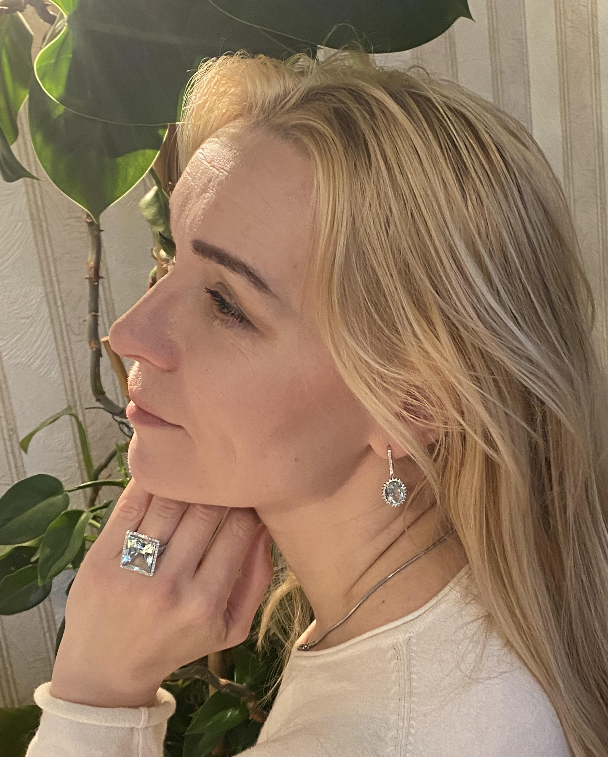 18 Kt. White Gold Earrings with 6.02 Ct Aquamarine and Diamonds For Sale 5