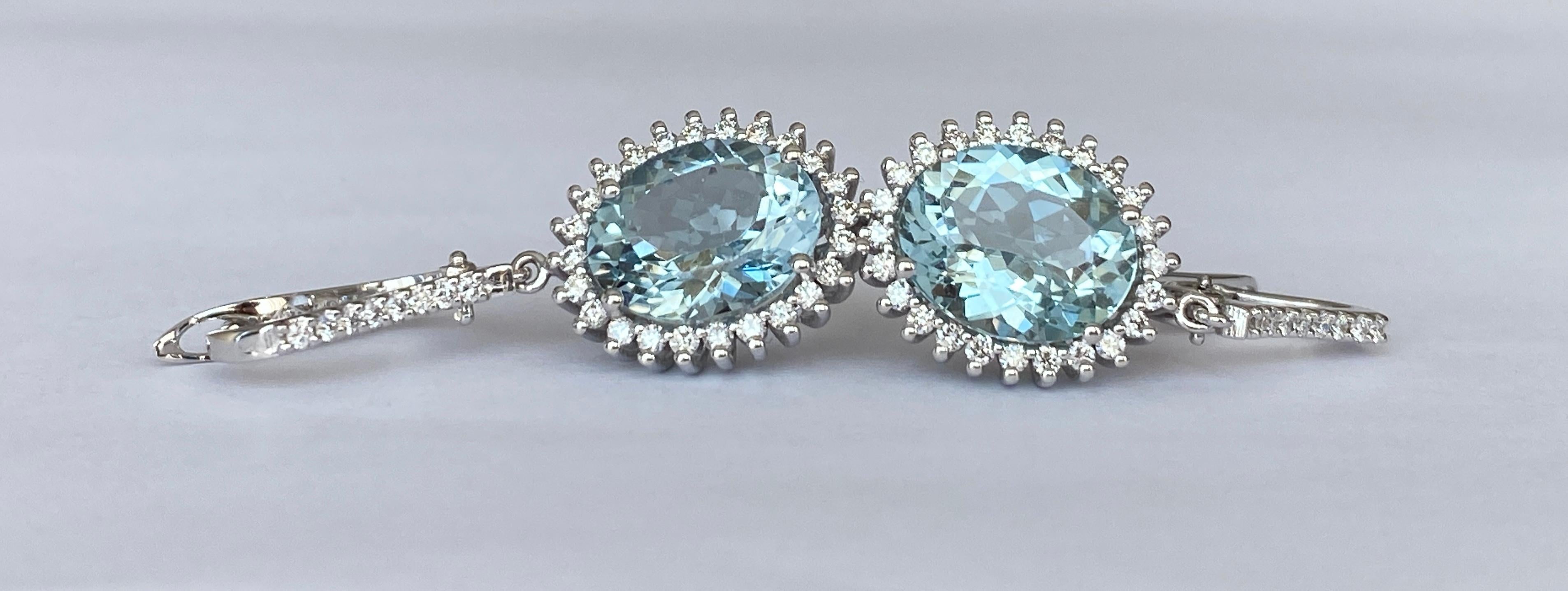 Modern 18 Kt. White Gold Earrings with 6.02 Ct Aquamarine and Diamonds For Sale