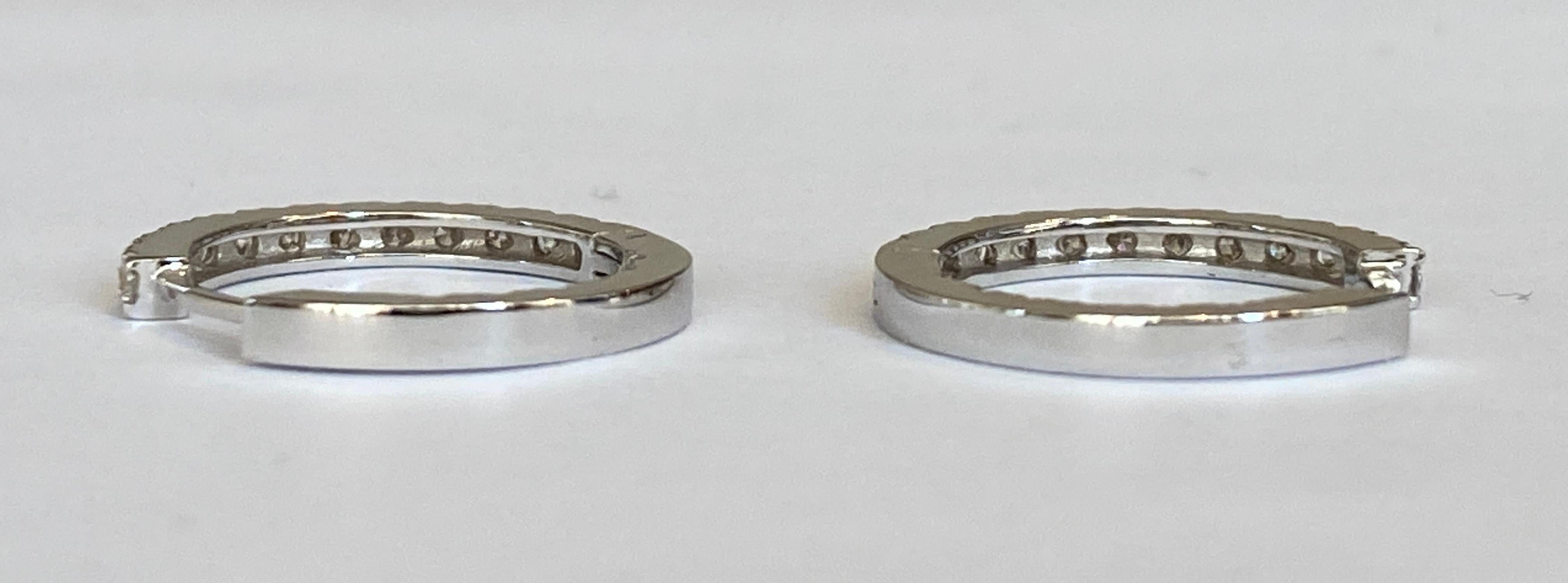 18 Karat White Gold Earrings with Diamonds 3