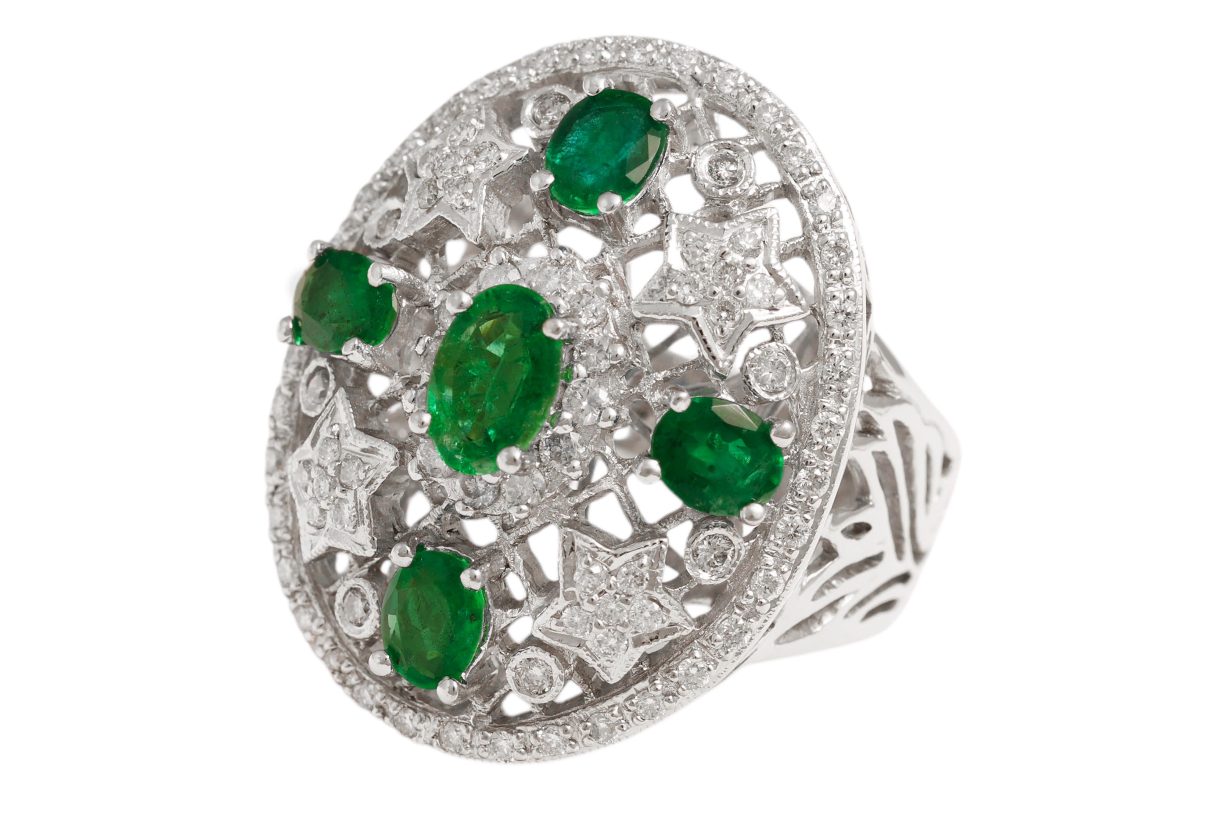WHITE GOLDEN RING WITH DIAMONDS & EMERALDS

MATERIAL: 18 kt white gold

SIZE: 57 ( can be resized for free )

WEIGHT: 12.6 grams / 8.1 dwt / 0.445 oz

DIAMONDS: brillant cut diamonds, together ca. 0.88 Cts

EMERALD: ca.2.1 Cts