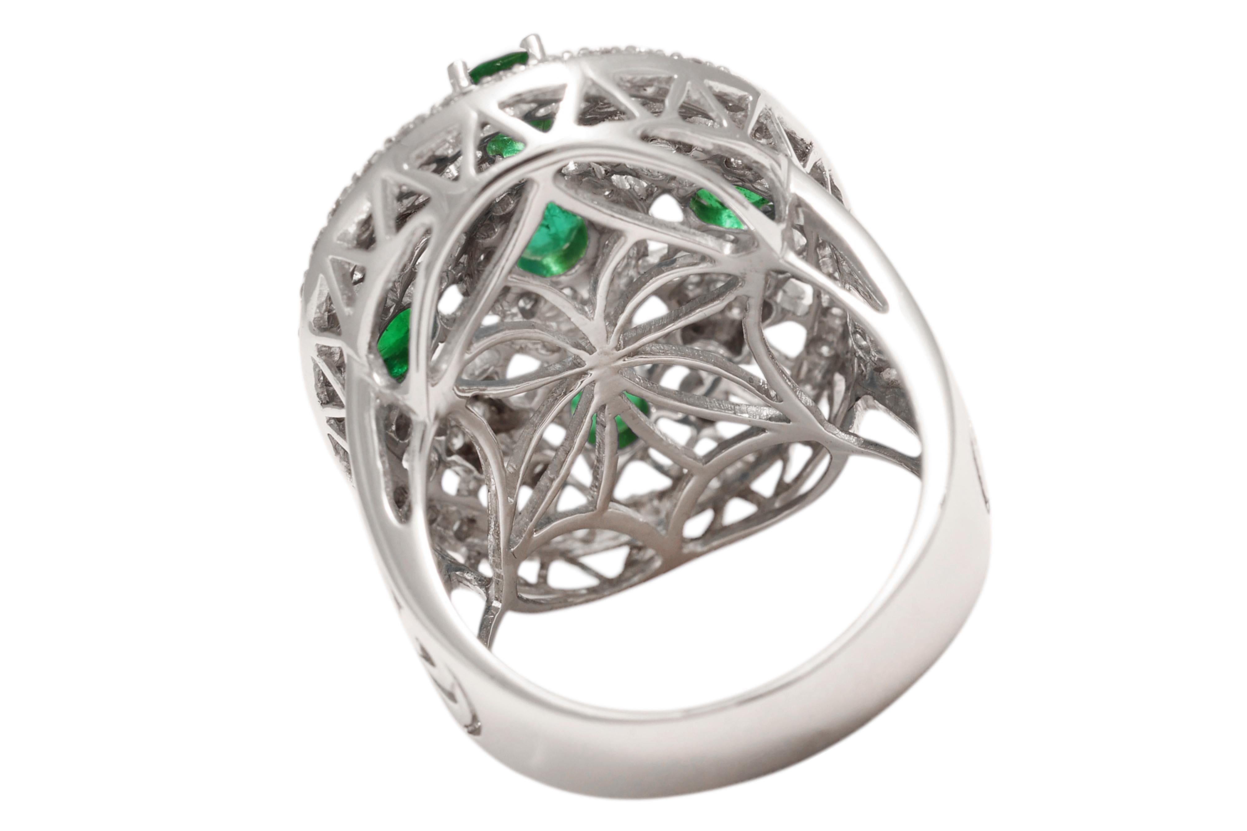18 Kt White Gold Emeralds & Diamonds Ring, Filligre Style For Sale 2