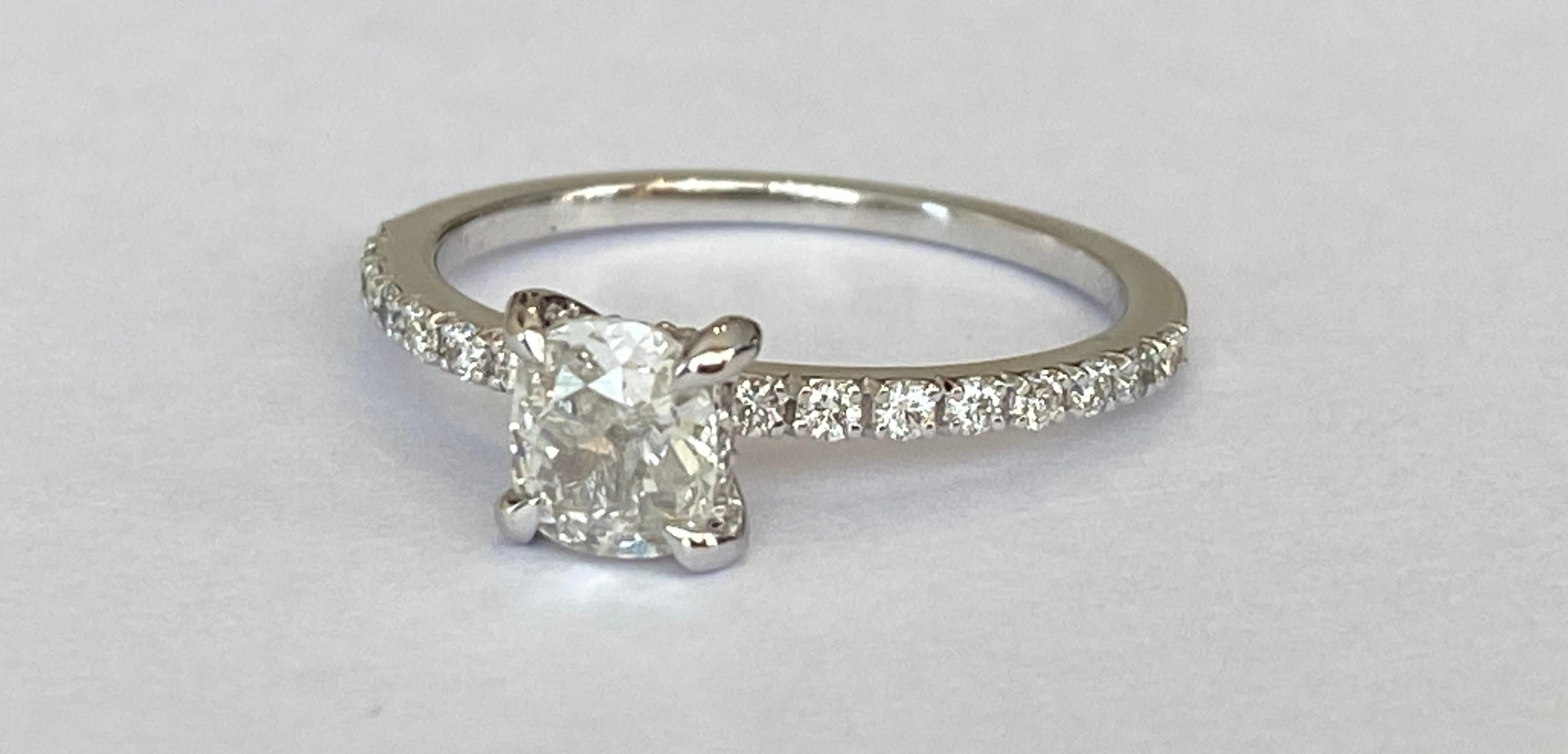 ALGT Certified 18 Karat White Gold Engagement Diamonds Ring For Sale 4