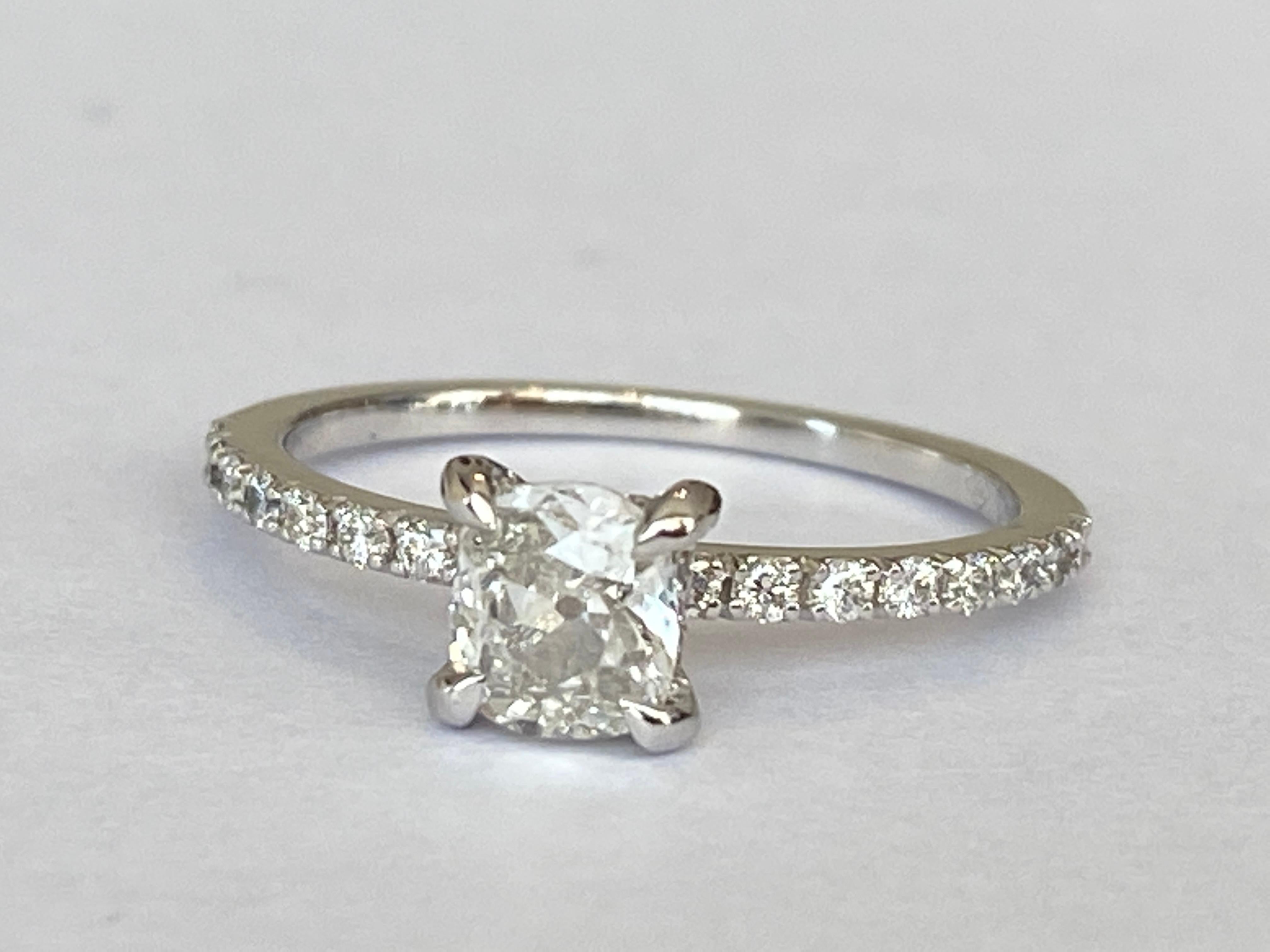ALGT Certified 18 Karat White Gold Engagement Diamonds Ring For Sale 5