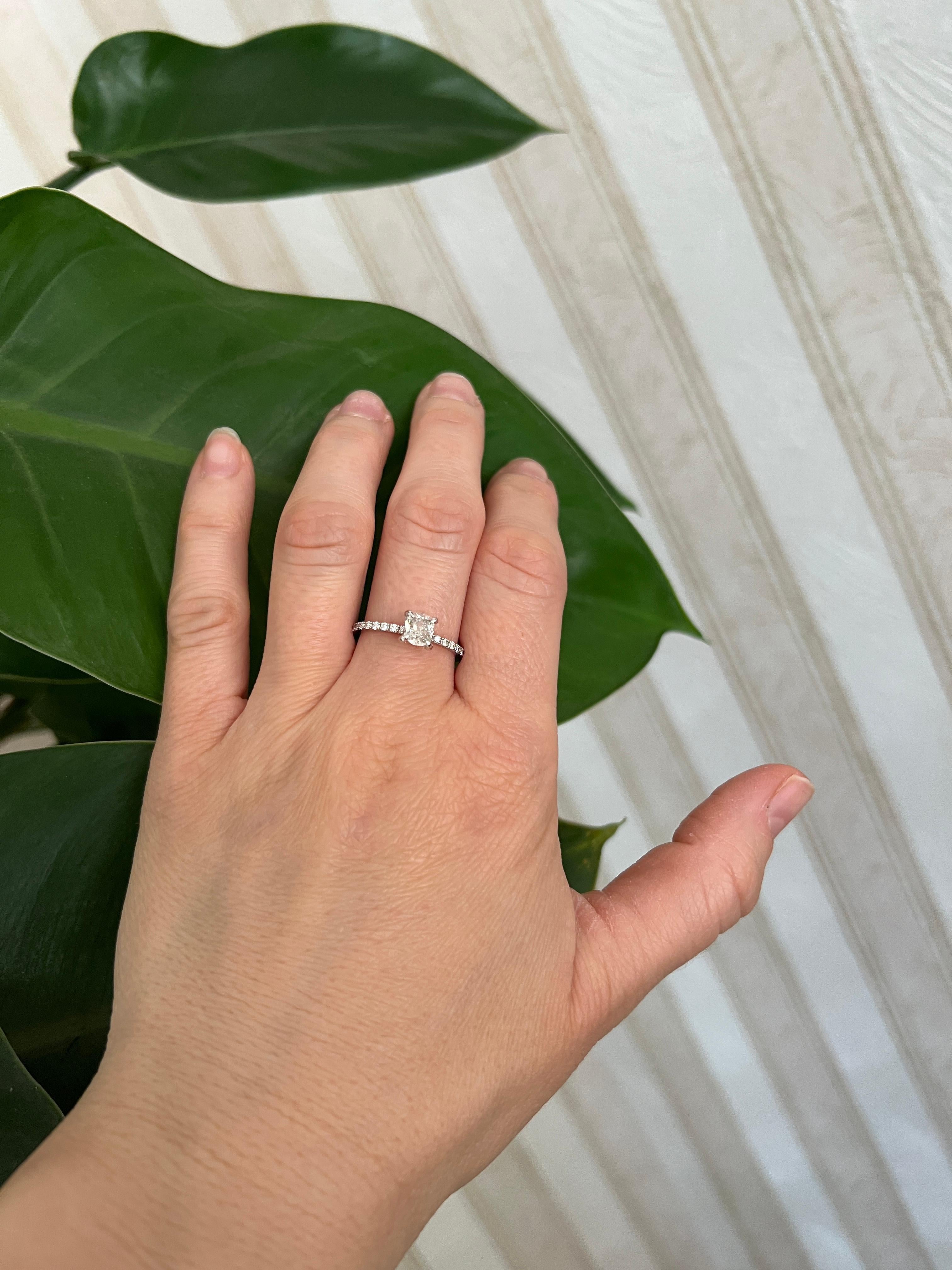 ALGT Certified 18 Karat White Gold Engagement Diamonds Ring For Sale 6