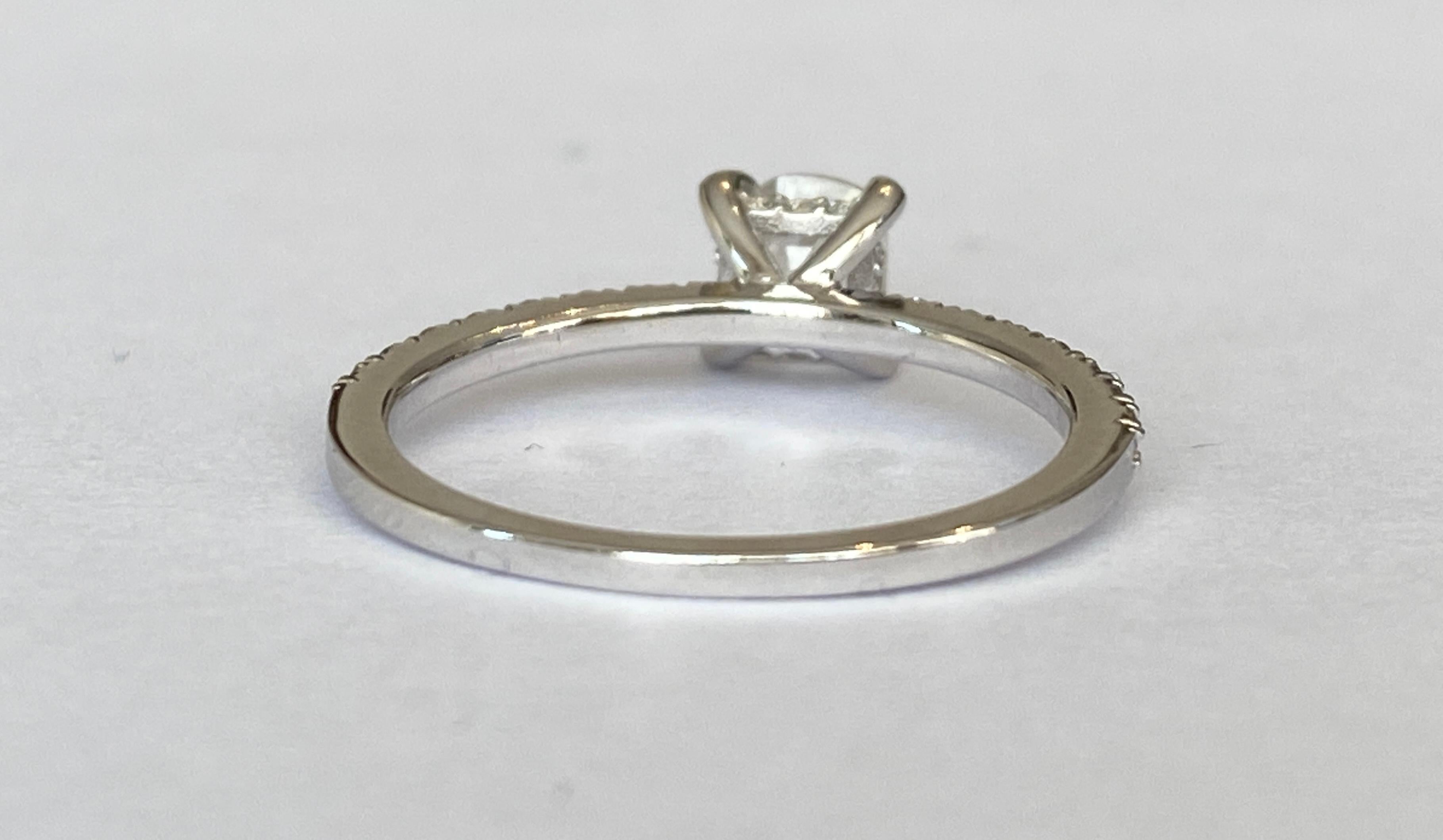 ALGT Certified 18 Karat White Gold Engagement Diamonds Ring For Sale 2