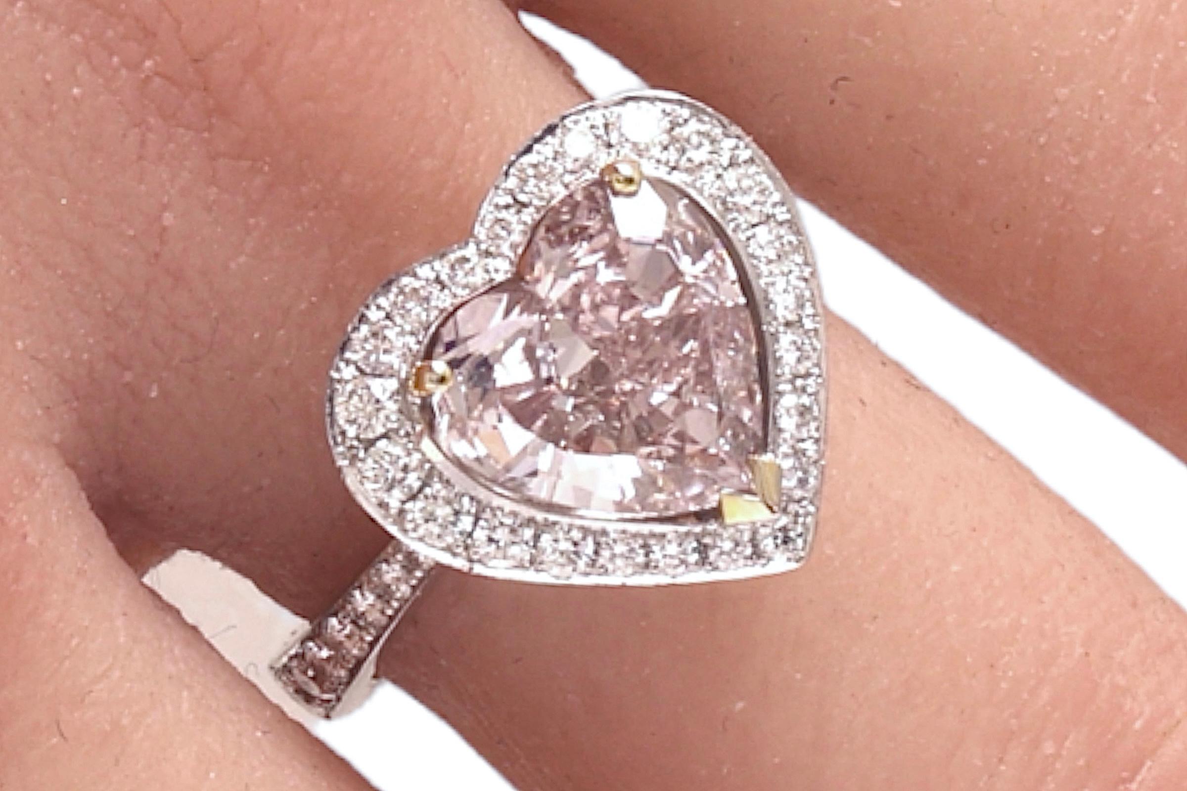 Women's or Men's 18 kt. White Gold Enhanced Pink Diamond Heart 2.78 ct. Ring, GIA Certificate For Sale