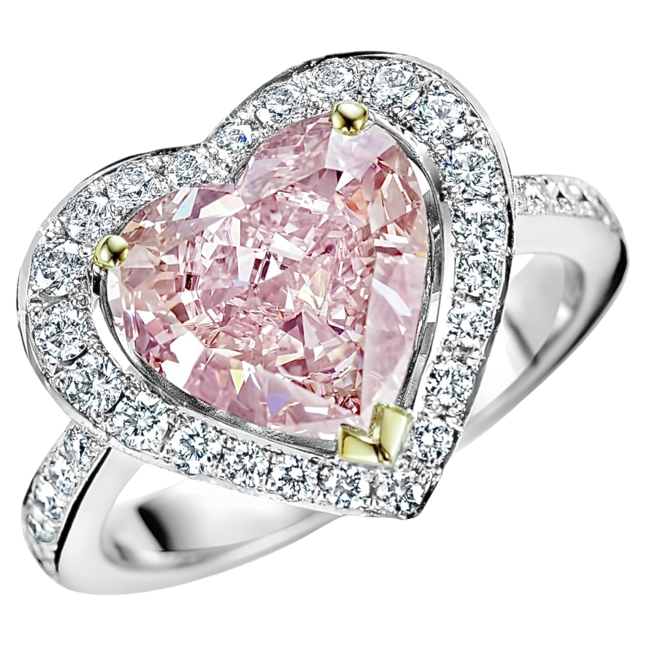 18 kt. Or blanc, cœur en diamant rose rehaussé 2,78 ct. Bague, certificat GIA en vente